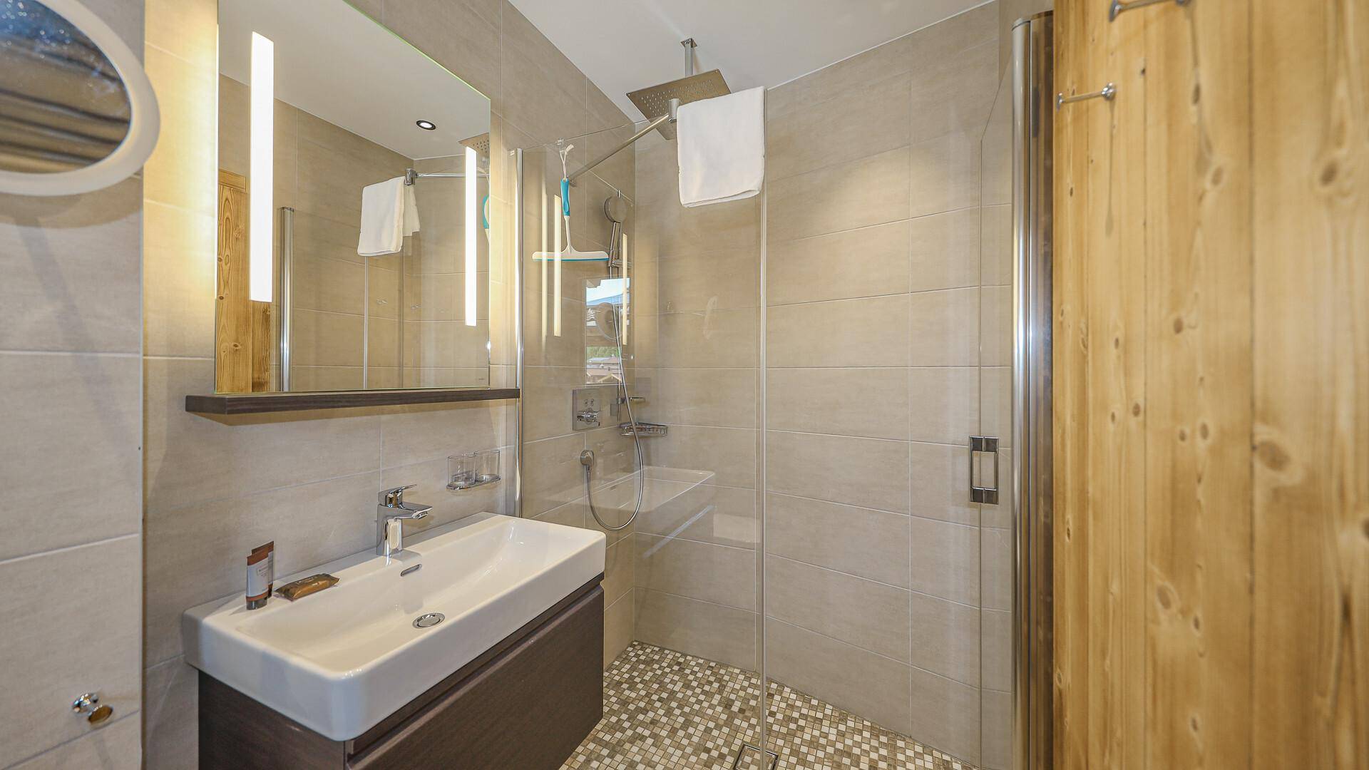KITZIMMO-Exklusives Nationalpark Chalet in sonniger Ruhelage - Immobilien Neukirchen.