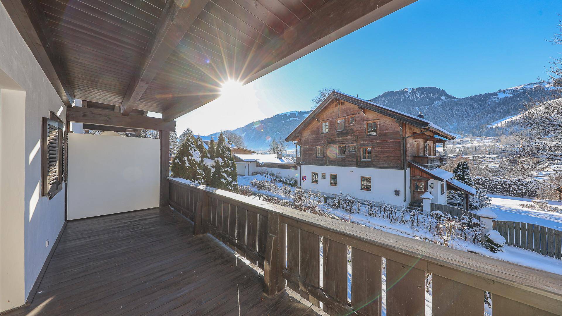 KITZIMMO-Exklusiver Freizeitwohnsitz am Sonnberg mit Panoramablick kaufen - Immobilien Kitzbühel.