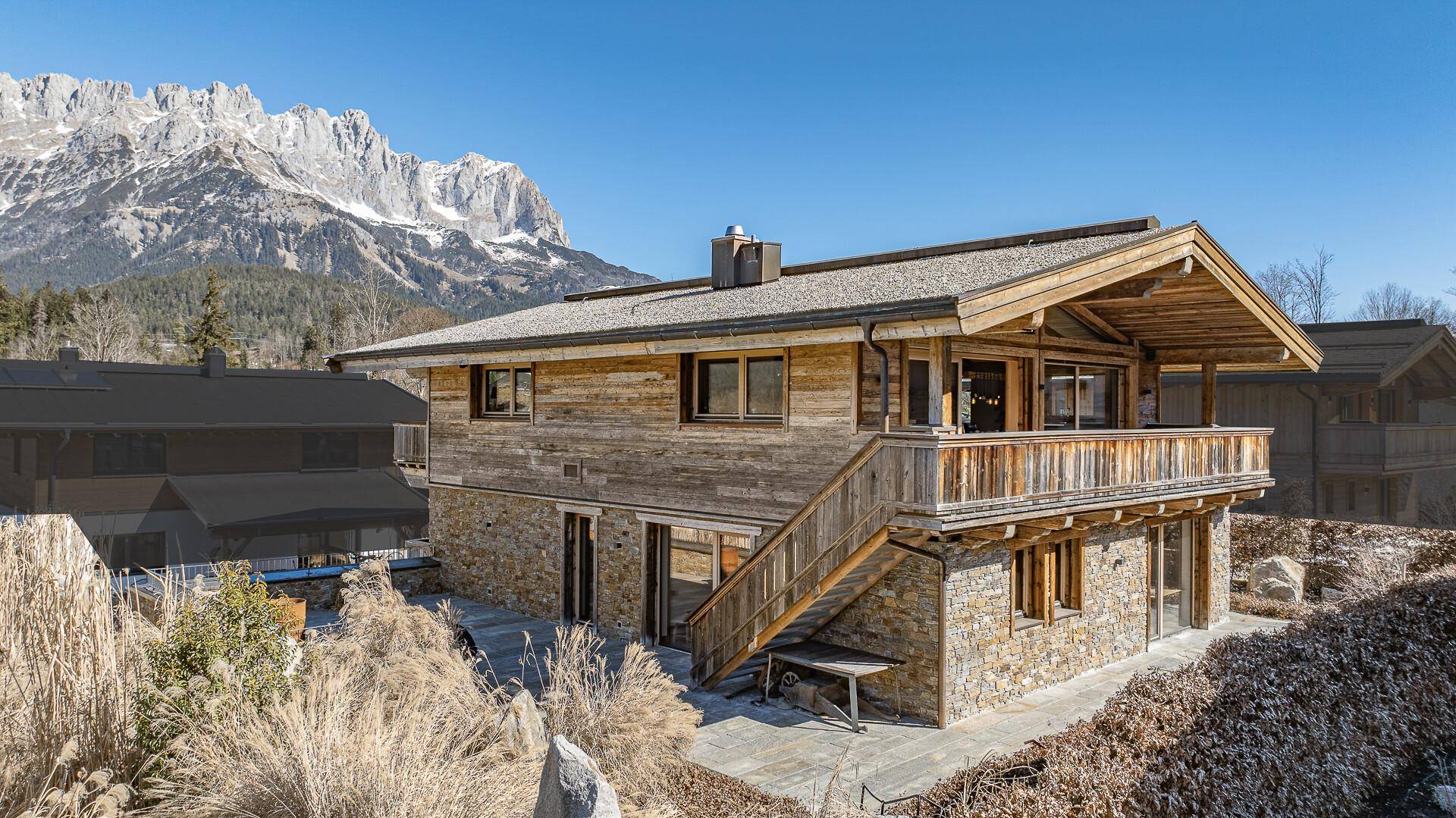 KITZIMMO-Luxuschalet mit Kaiserblick in unmittelbar am Skilift kaufen - Immobilien Going.