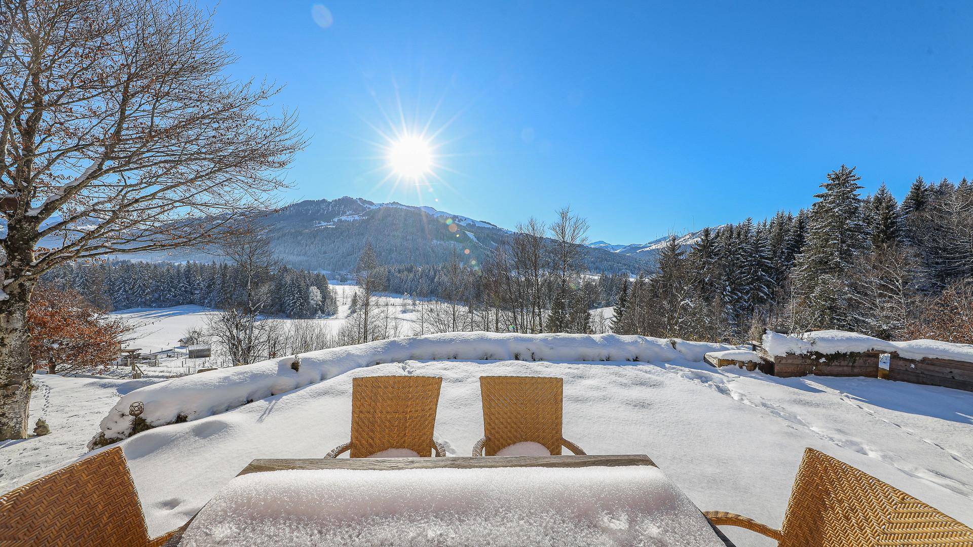 KITZIMMO-Einzigartiges Anwesen mit Blick auf den Schwarzsee - Immobilien Kitzbühel.