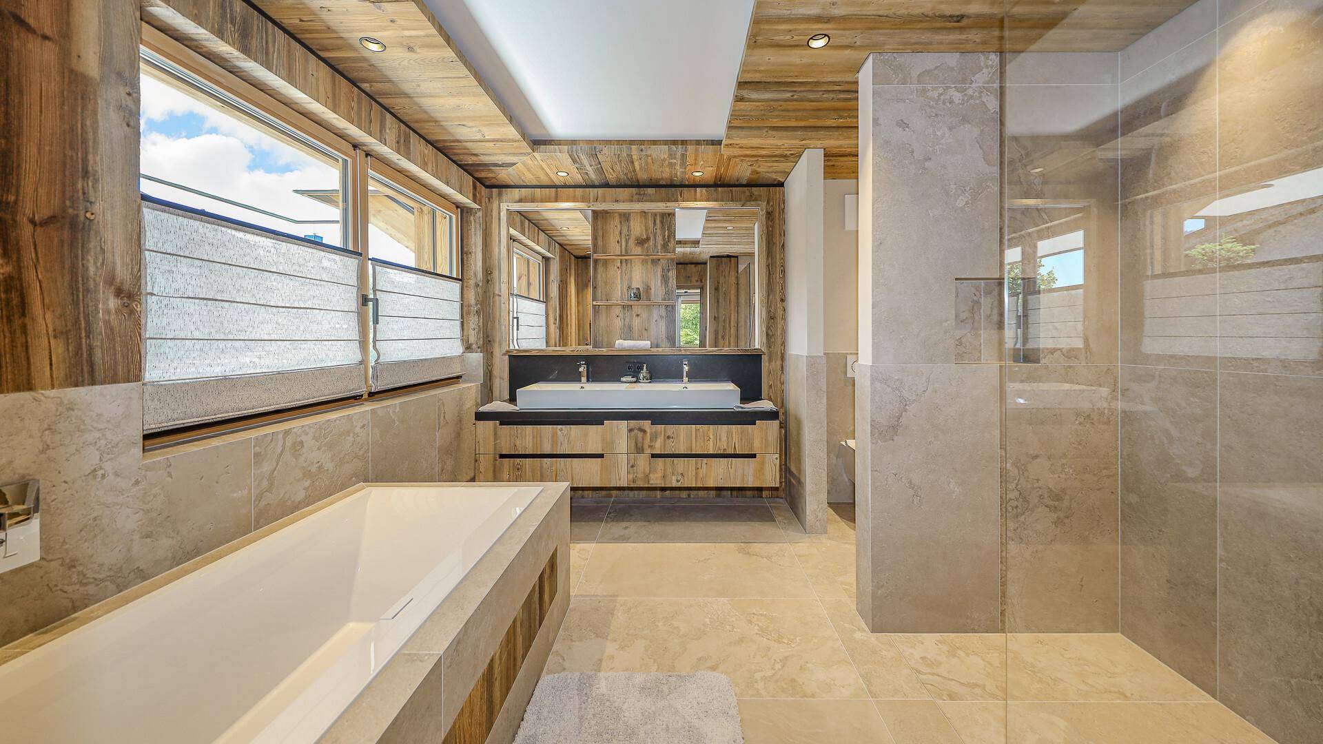 KITZIMMO-Luxus-Neubauvilla mit Pool in Toplage kaufen - Immobilien Ellmau.