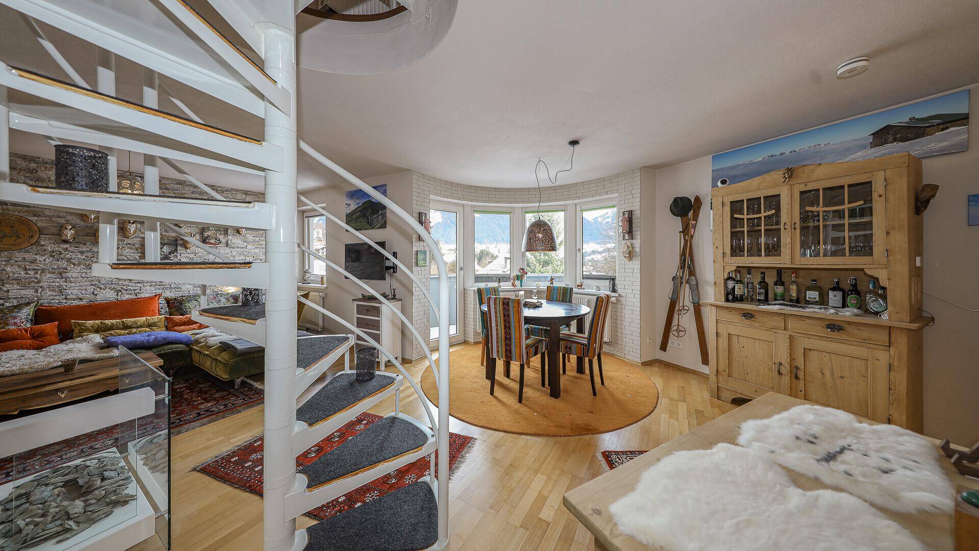 Dachgeschosswohnung mit Turmzimmer und Panorama-Ausblick - Ansicht 3