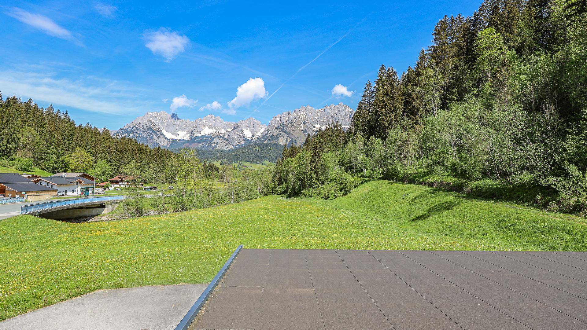 KITZIMMO-Mehrfamilienhaus in Alleinlage kaufen - Immobilien Oberndorf in Tirol.