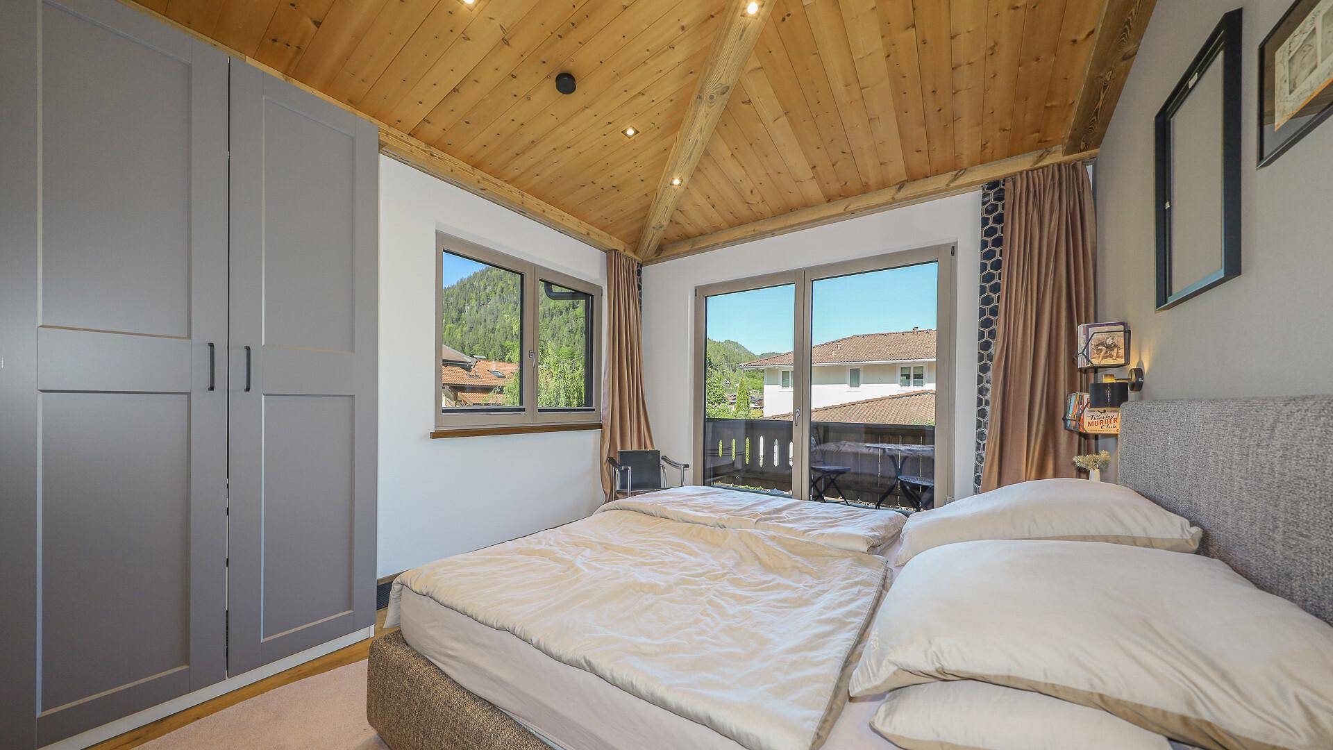 KITZIMMO-Exklusive Haushälfte in Ruhelage mit Bergblick kaufen - Immobilien Waidring.