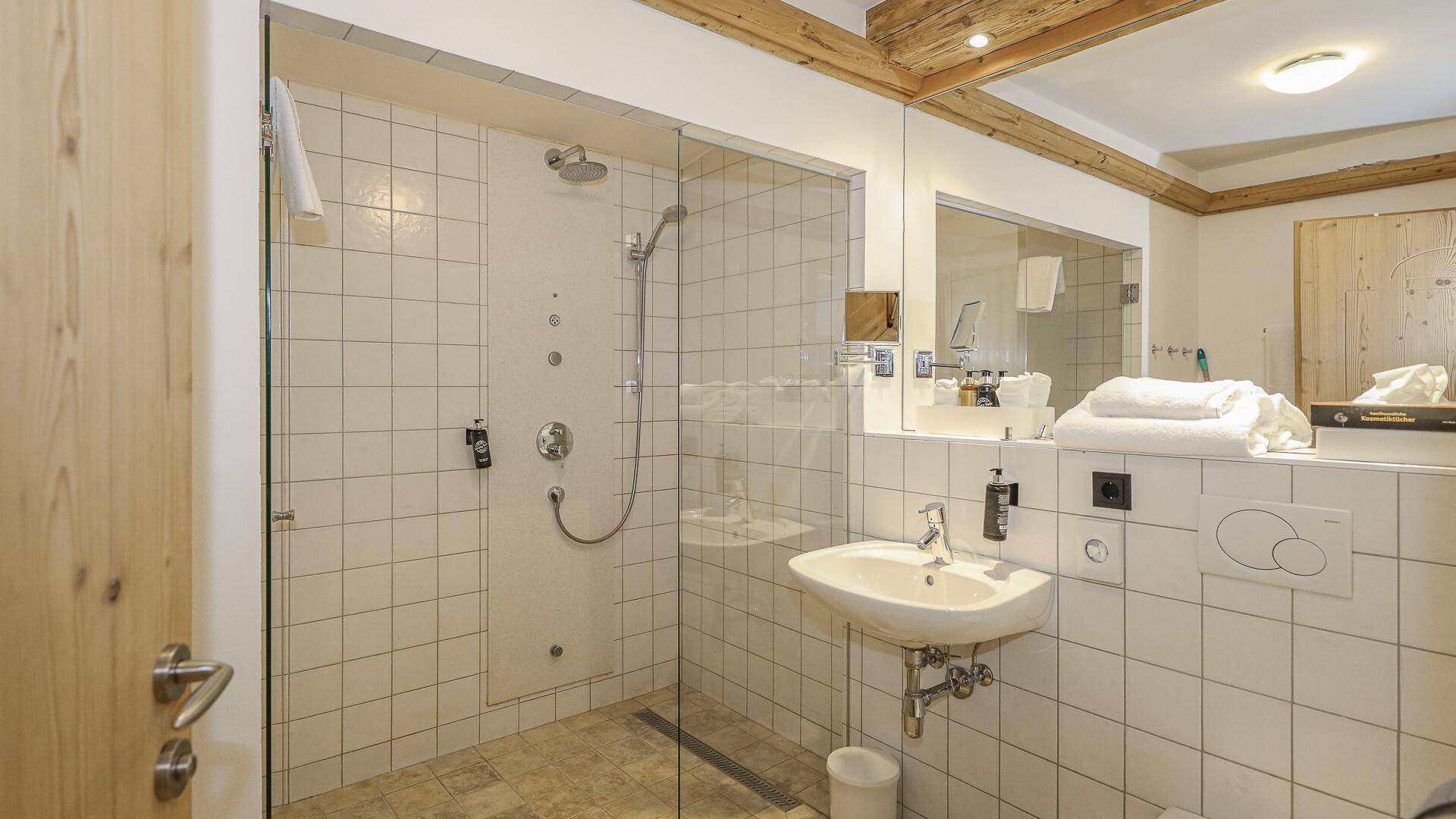 KITZIMMO-Garten Apartment mit touristischer Widmung kaufen - Immobilien Kitzbühel.