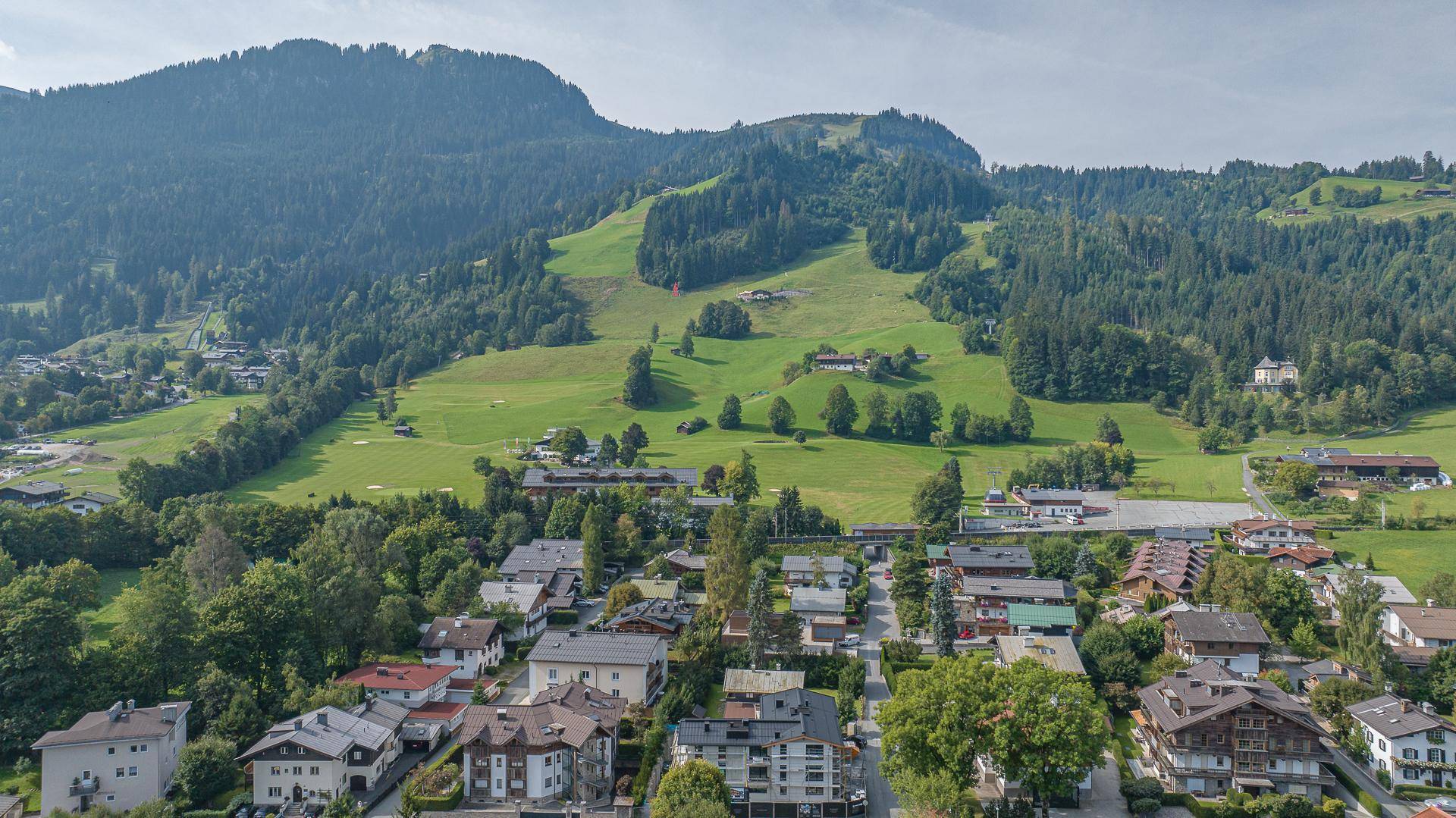 KITZIMMO-Elegante Erdgeschossmaisonette nahe dem Skilift kaufen - Immobilien Kitzbühel.