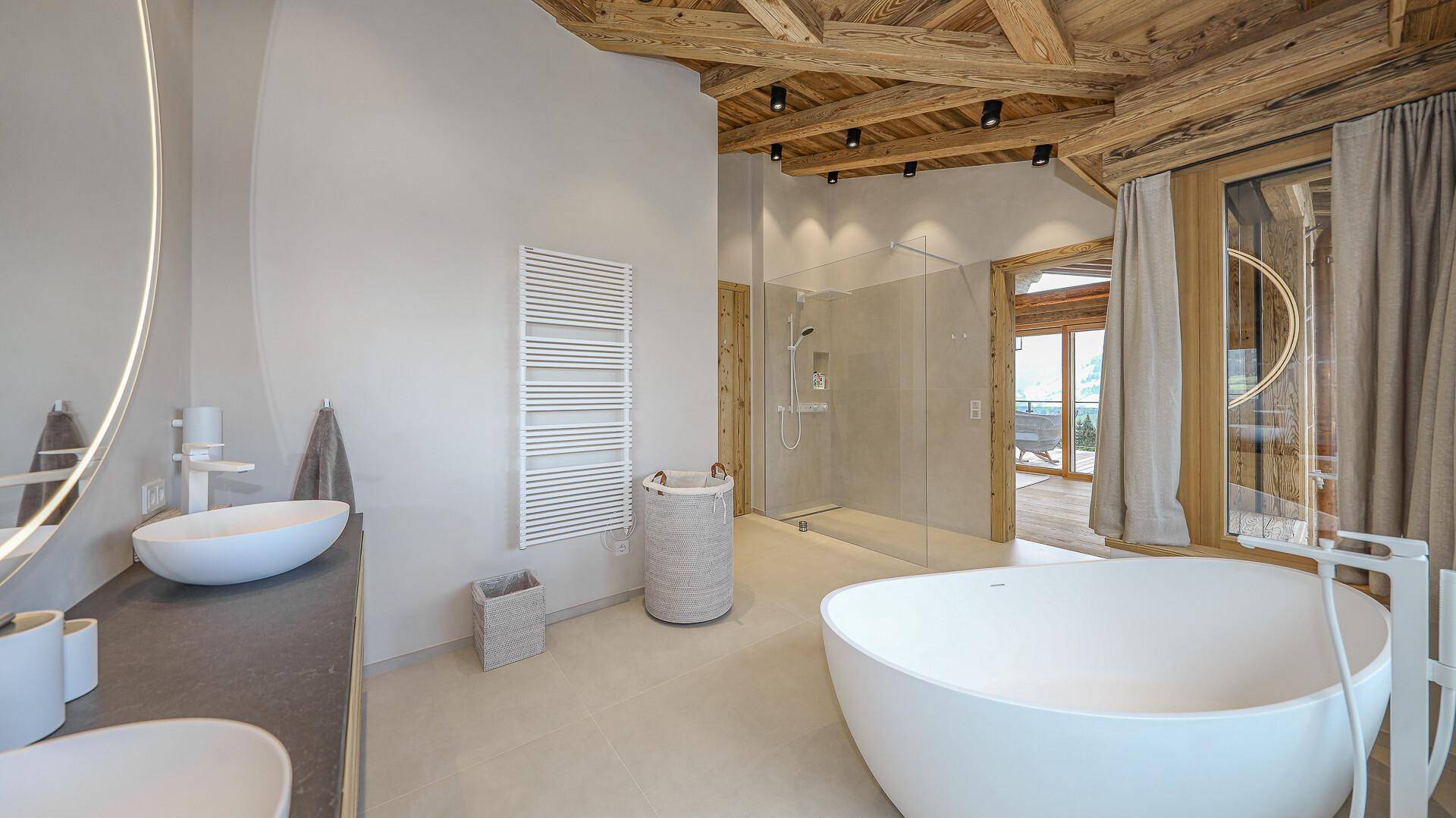 KITZIMMO-Luxusvilla in prominenter Toplage kaufen - Immobilien Aurach bei Kitzbühel.