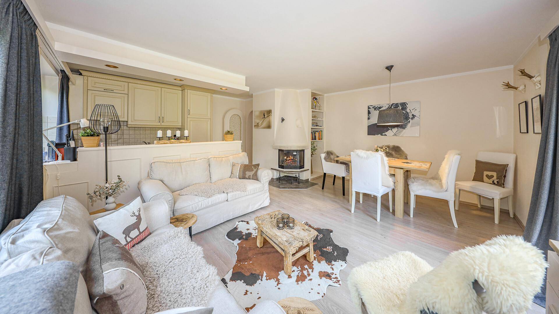 KITZIMMO-Baugrundstück mit Altbestand in Toplage auf der Bichlalm - Immobilien Kitzbühel.