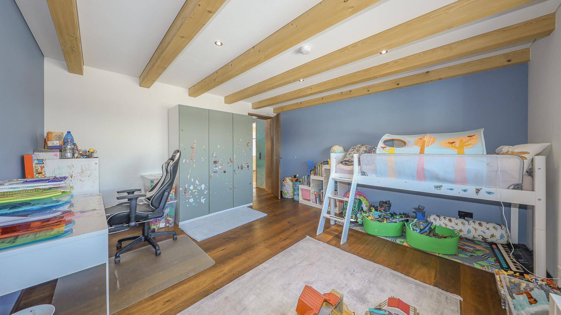 KITZIMMO-Exklusive Villa mit Schwimmteich in Toplage kaufen - Immobilien Saalfelden Salzburg.