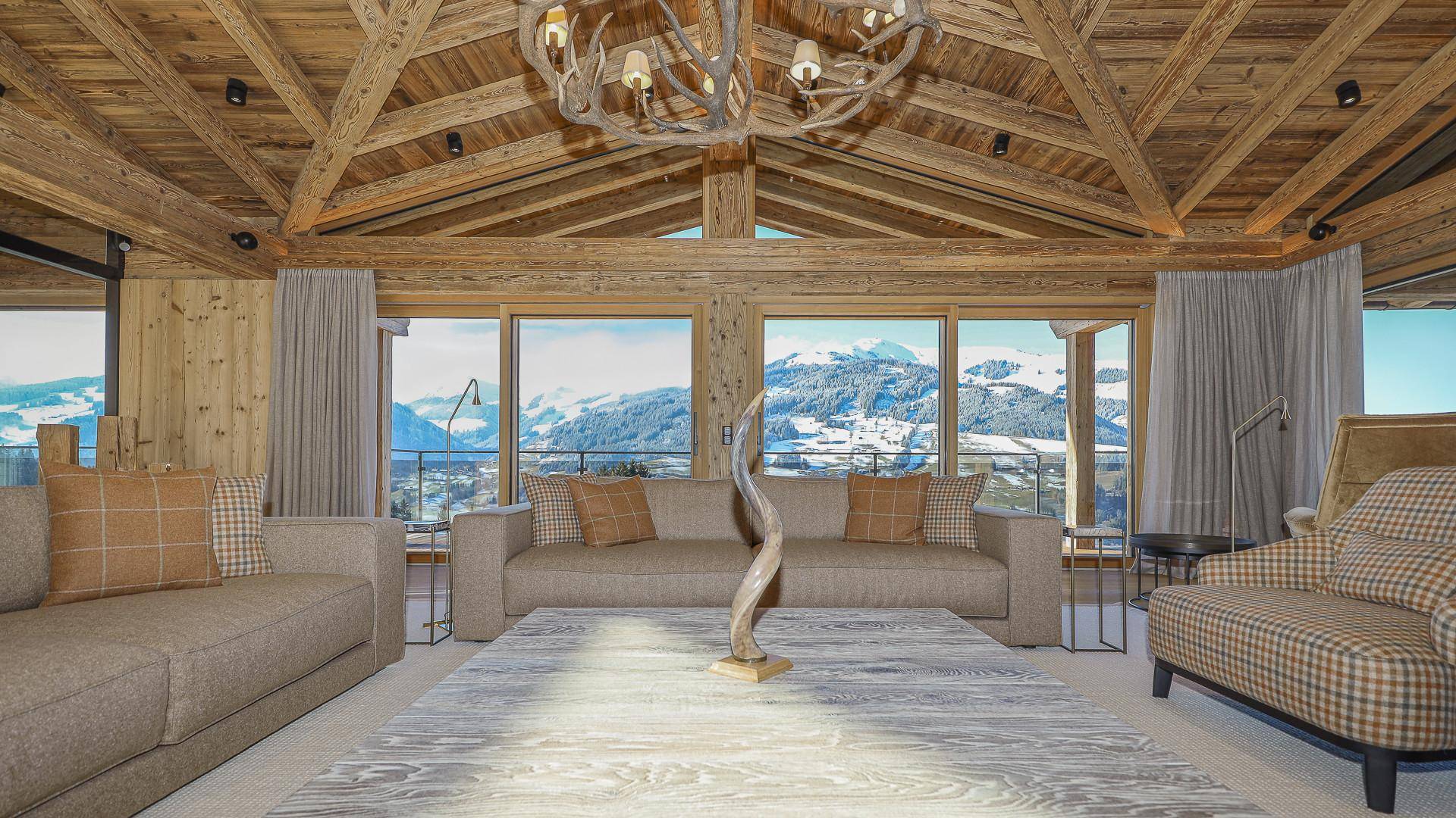 KITZIMMO-Luxusvilla in prominenter Toplage kaufen - Immobilien Aurach bei Kitzbühel.