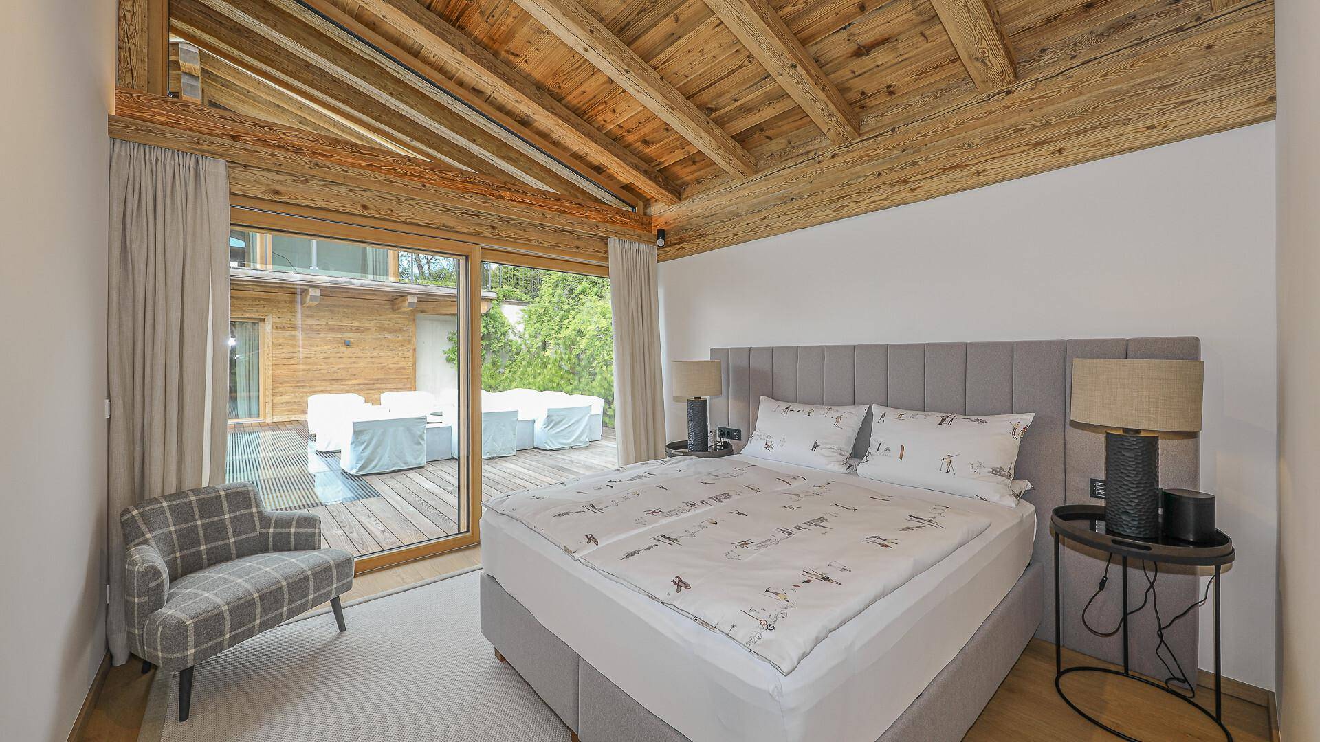 KITZIMMO-Luxusvilla in prominenter Toplage kaufen - Immobilien Aurach bei Kitzbühel.