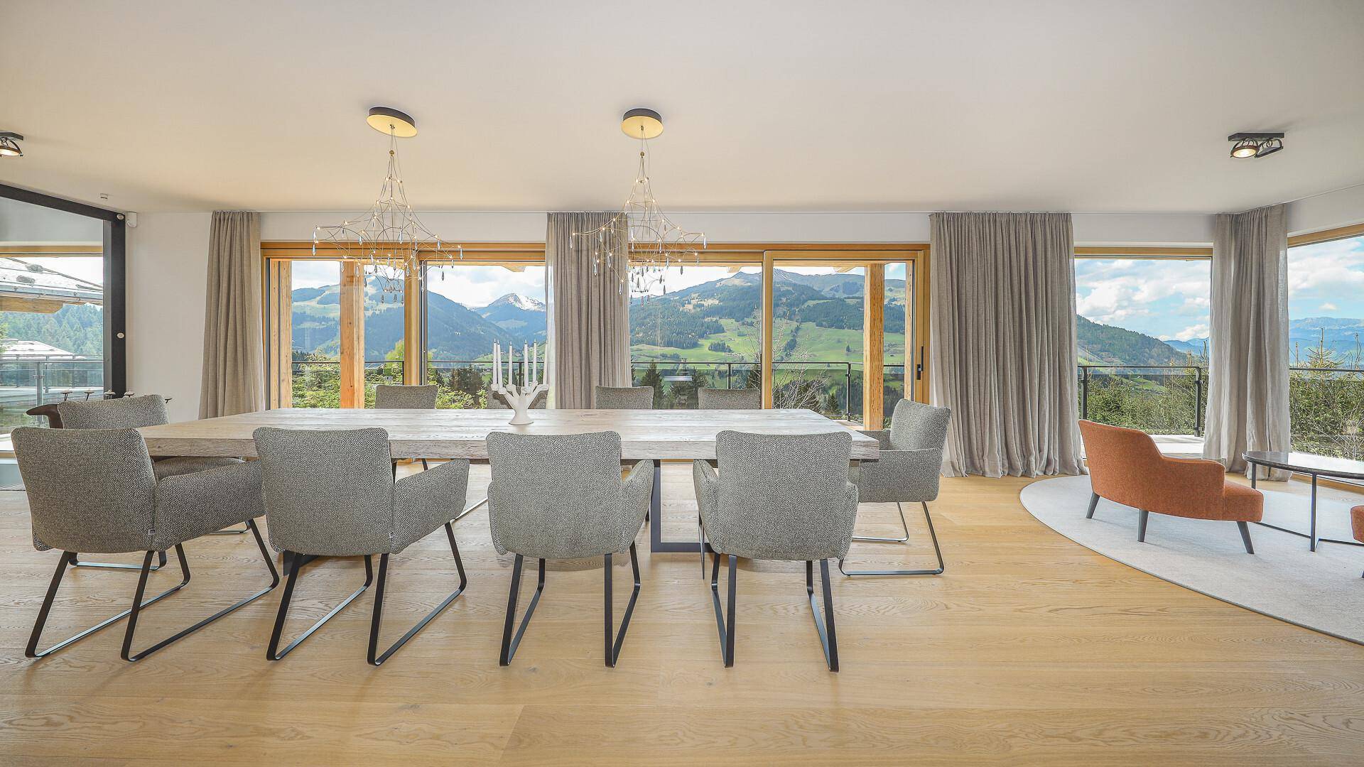 KITZIMMO-Luxusvilla in prominenter Toplage kaufen - Immobilien Aurach bei Kitzbühel.