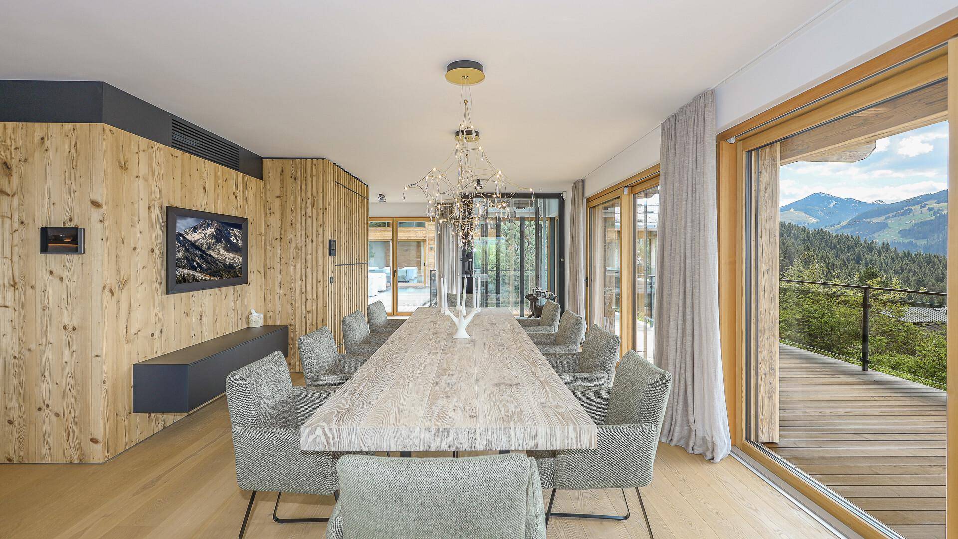 KITZIMMO-Luxusvilla in prominenter Toplage kaufen - Immobilien Aurach bei Kitzbühel.