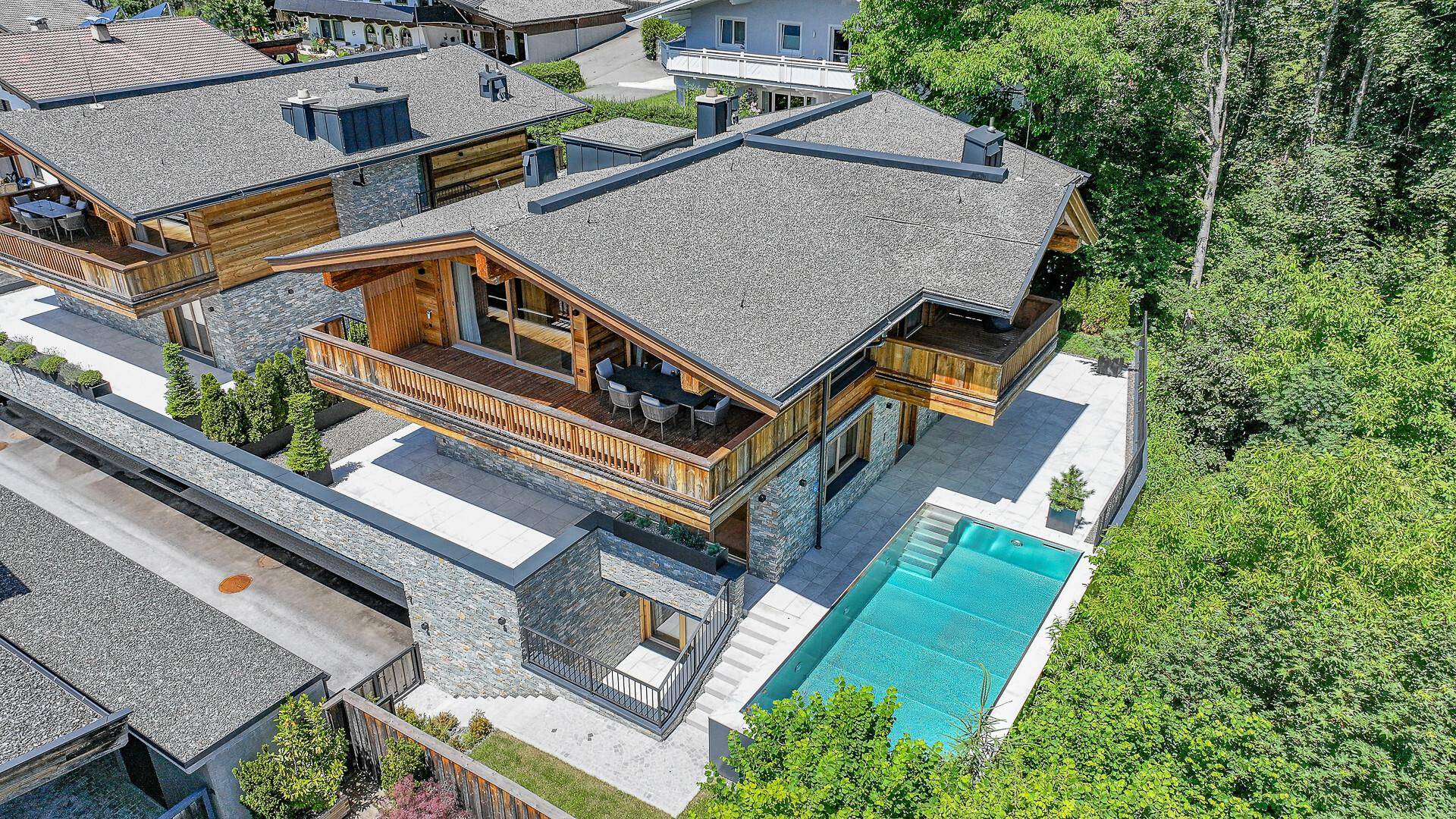 KITZIMMO-Luxus-Neubauvilla mit Pool in Toplage kaufen - Immobilien Ellmau.