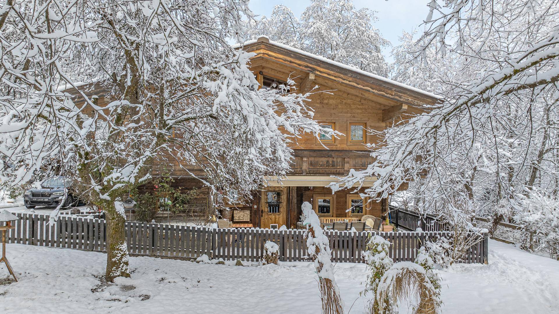 KITZIMMO-historischen Anwesen mit 3.800 m² Grund in Ruhelage - Immobilien Jochberg.