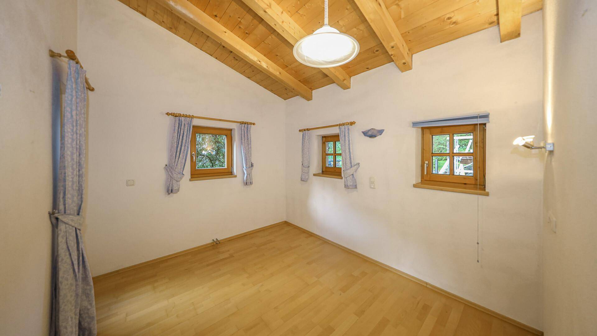 KITZIMMO-historischen Anwesen mit 3.800 m² Grund in Ruhelage - Immobilien Jochberg.