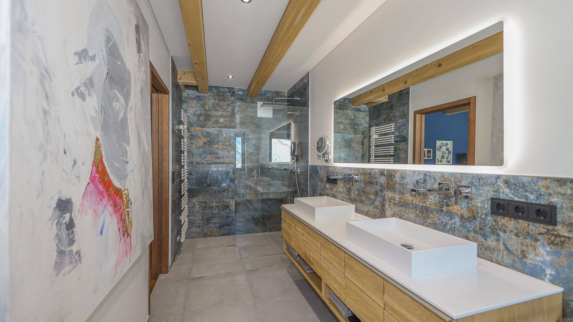 KITZIMMO-Exklusive Villa mit Schwimmteich in Toplage kaufen - Immobilien Saalfelden Salzburg.