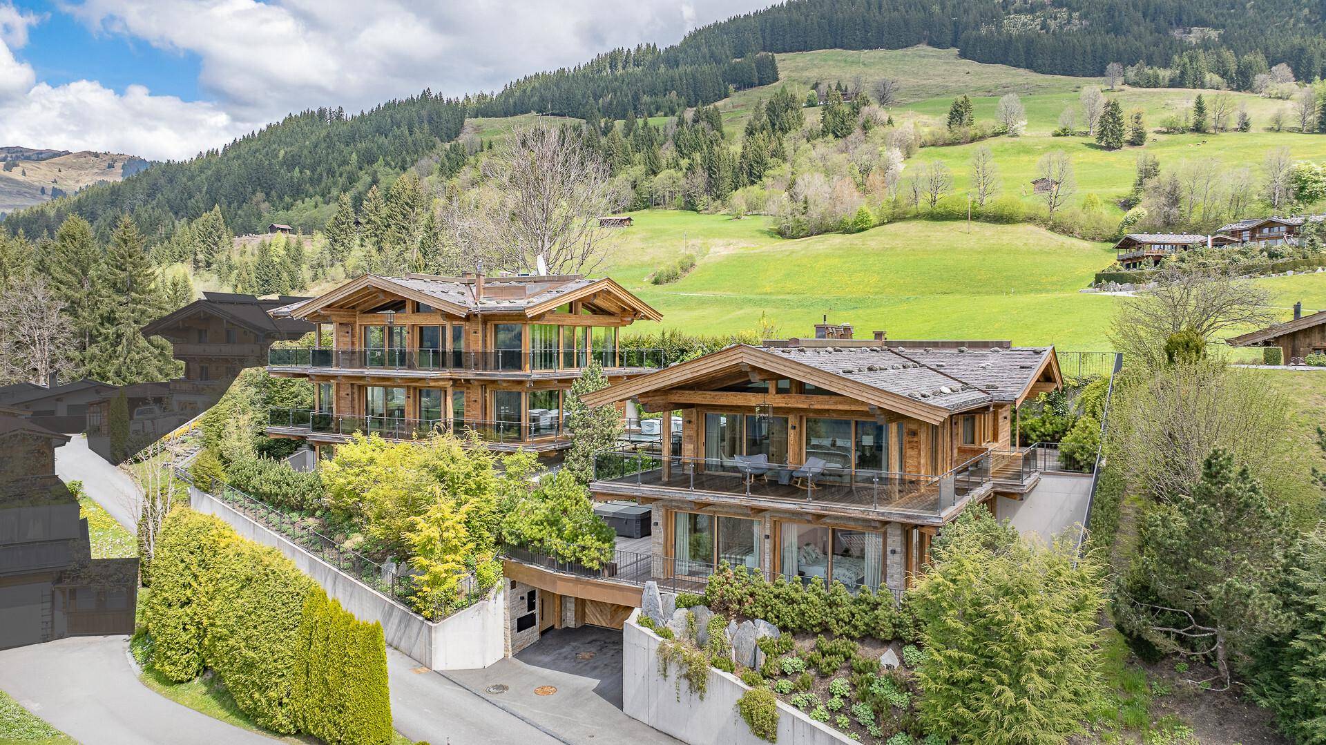 KITZIMMO-Luxusvilla in prominenter Toplage kaufen - Immobilien Aurach bei Kitzbühel.