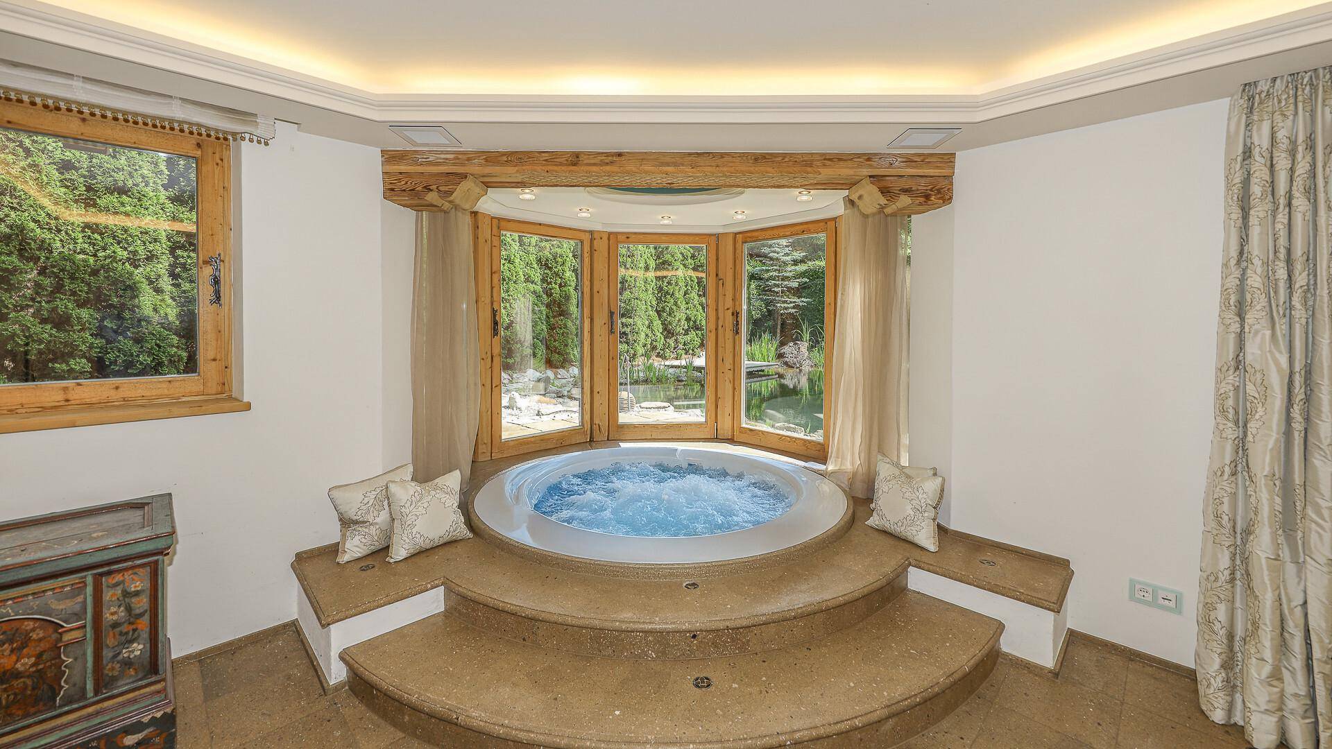 KITZIMMO-Exklusive Luxusvilla mit Freizeitwohnsitz auf der Bichlalm - Immobilien Kitzbühel.