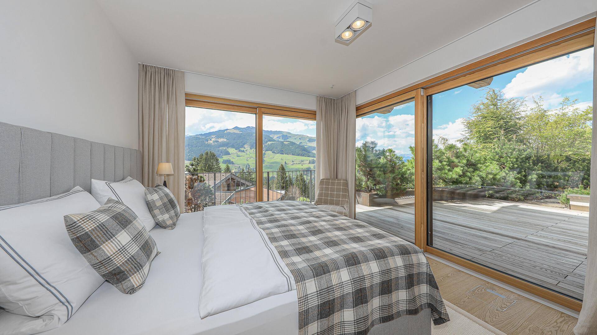 KITZIMMO-Luxusvilla in prominenter Toplage kaufen - Immobilien Aurach bei Kitzbühel.