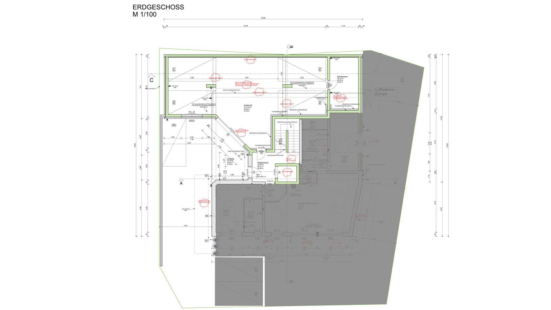 Grundriss des Erdgeschosses mit Raumaufteilung und Zugang zu Außenbereichen.