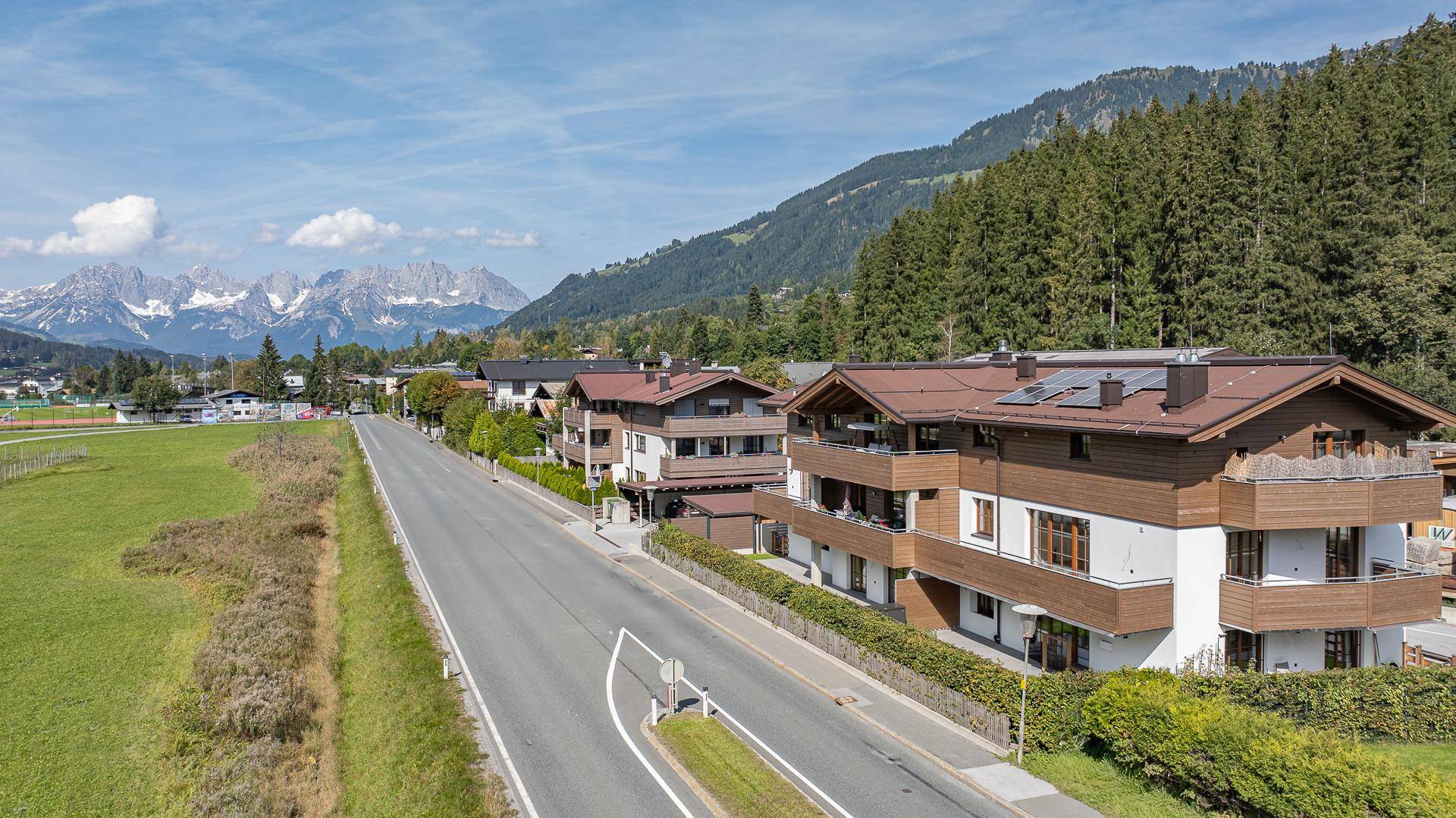 KITZIMMO-exklusive Neubauwohnung mit Hahnenkammblick - Immobilien Kitzbühel.