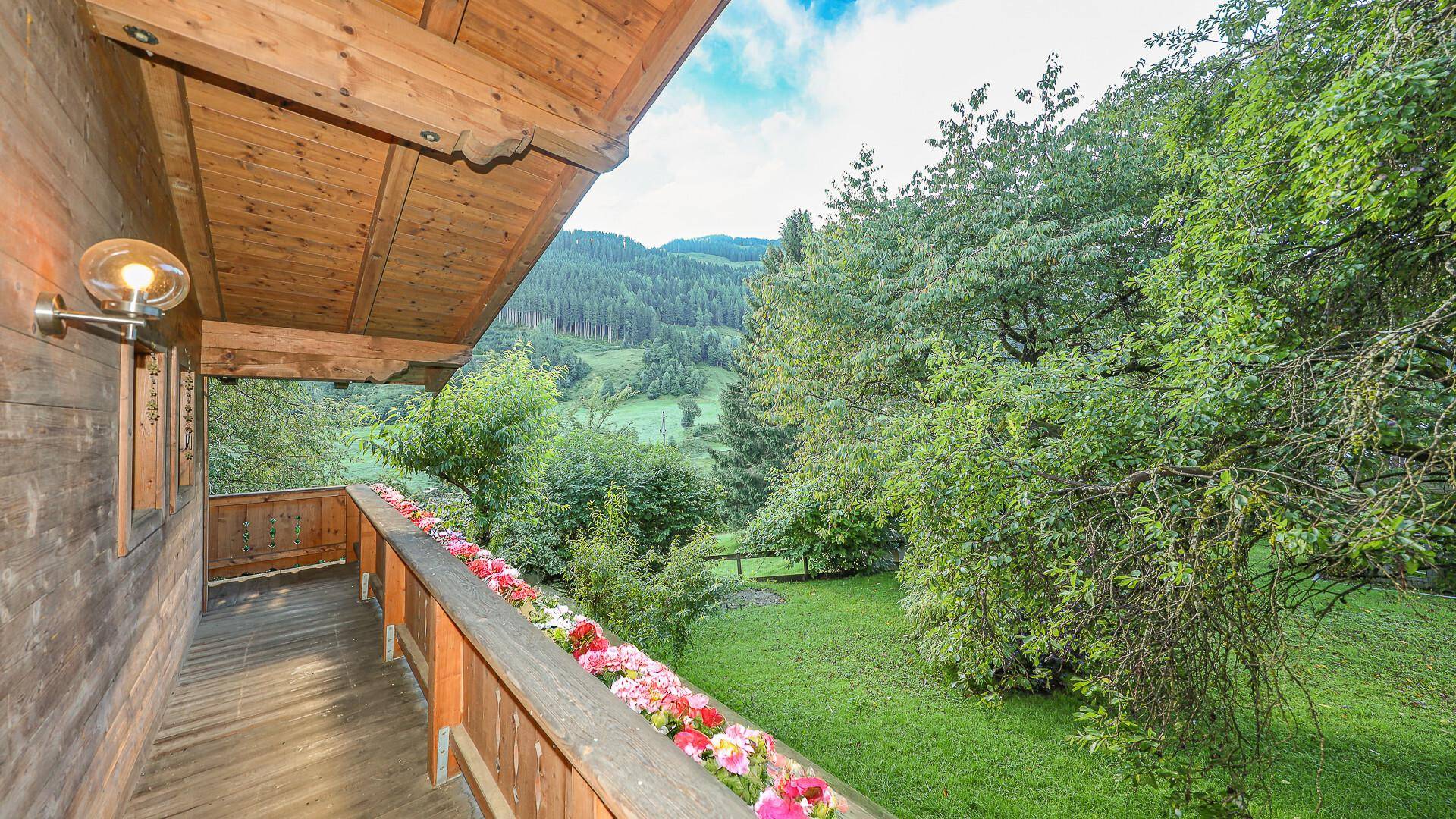 KITZIMMO-historischen Anwesen mit 3.800 m² Grund in Ruhelage - Immobilien Jochberg.