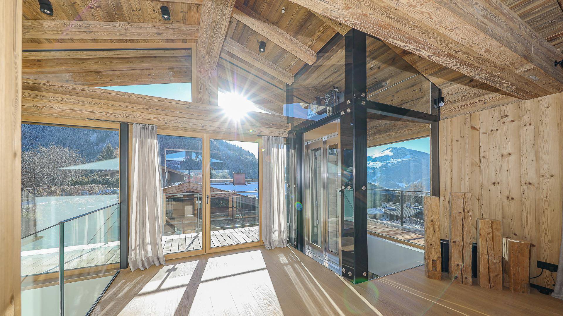 KITZIMMO-Luxusvilla in prominenter Toplage kaufen - Immobilien Aurach bei Kitzbühel.