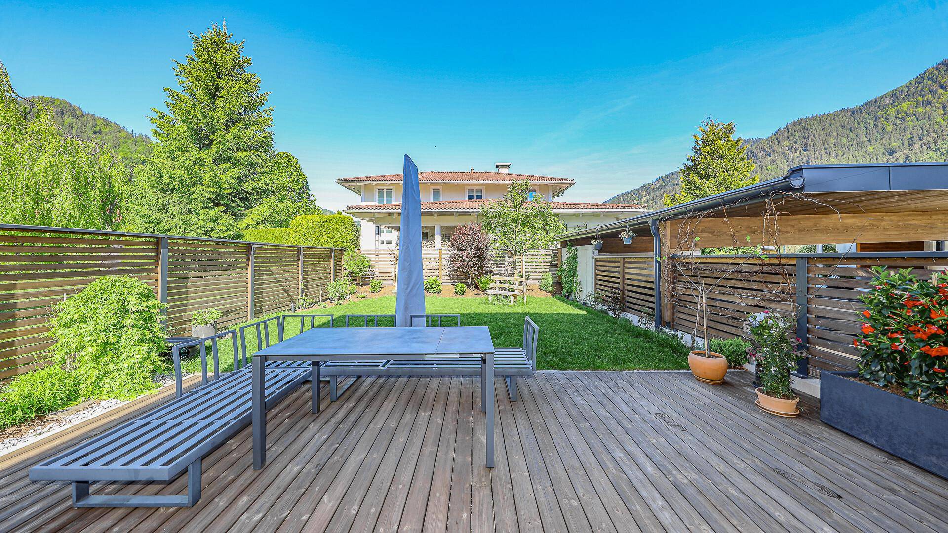 KITZIMMO-Exklusive Haushälfte in Ruhelage mit Bergblick kaufen - Immobilien Waidring.