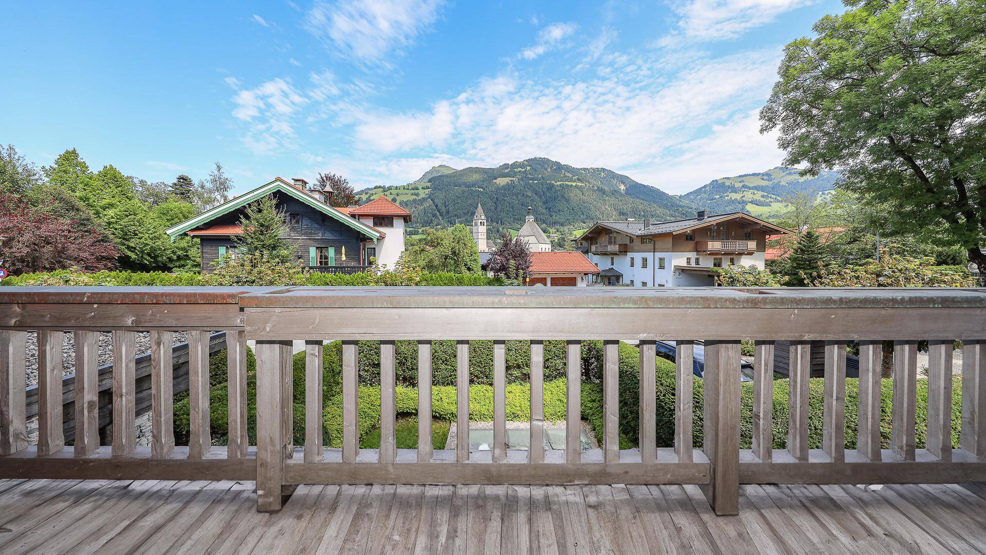 KITZIMMO-Luxuswohnung mit Pool in zentraler Toplage - Immobilien Kitzbühel.