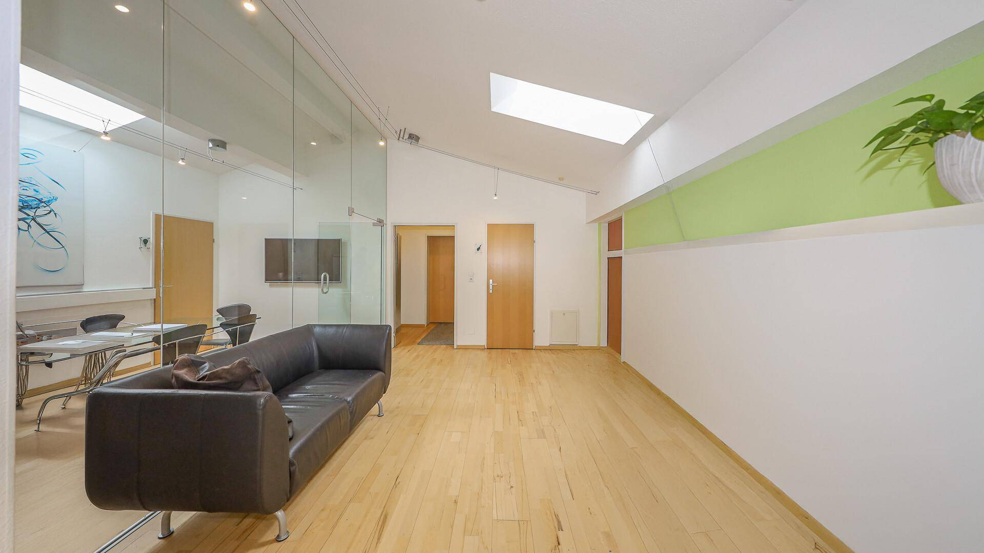 KITZIMMO-Dachgeschoss-Büro mit genehmigter Erweiterung kaufen - Immobilien Kitzbühel.