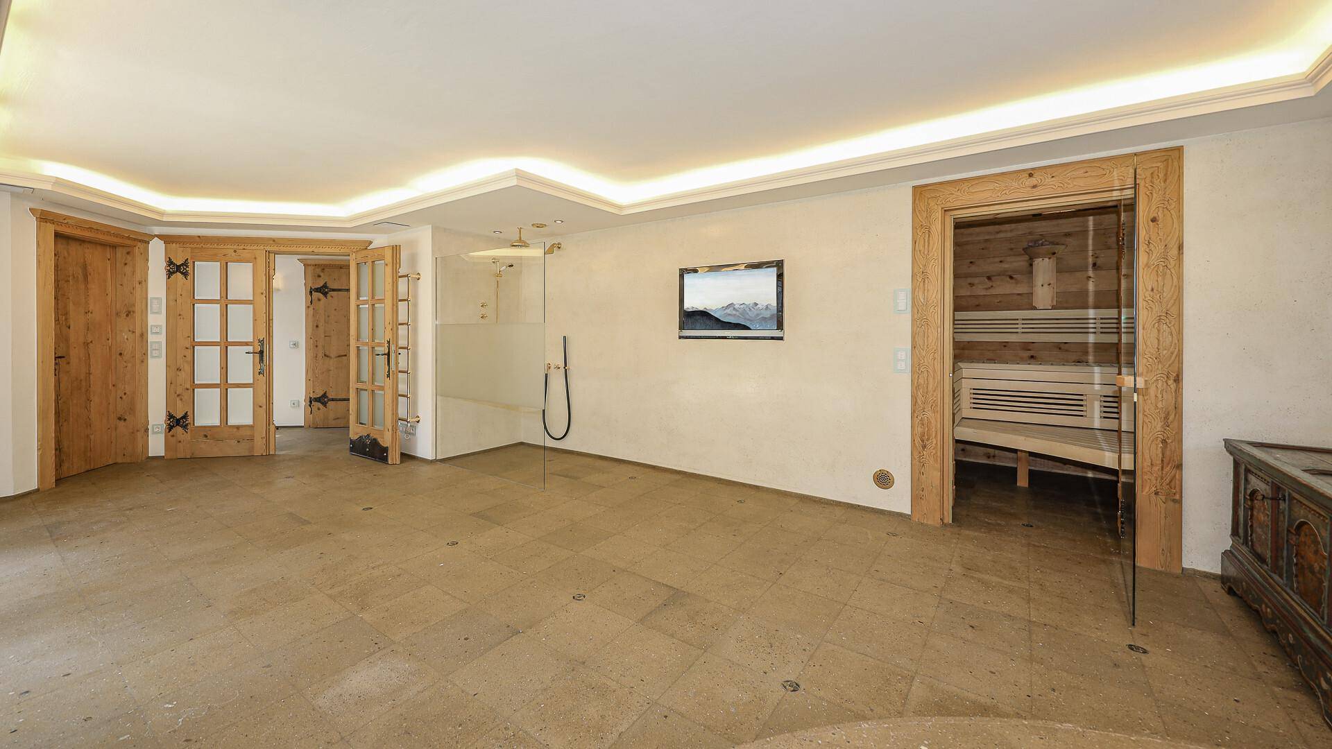 KITZIMMO-Exklusive Luxusvilla mit Freizeitwohnsitz auf der Bichlalm - Immobilien Kitzbühel.
