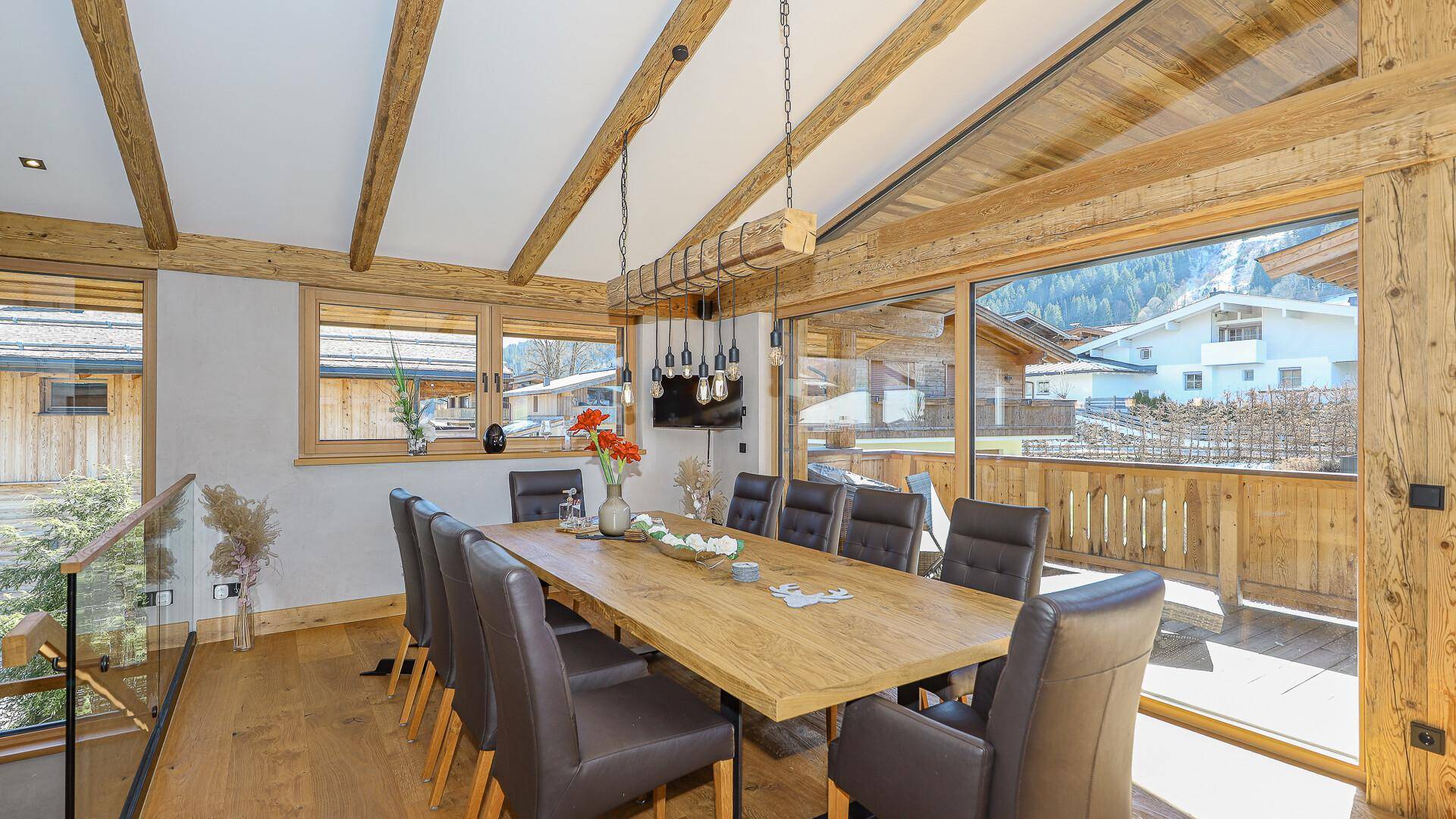 KITZIMMO-Luxuschalet mit Kaiserblick in unmittelbar am Skilift kaufen - Immobilien Going.