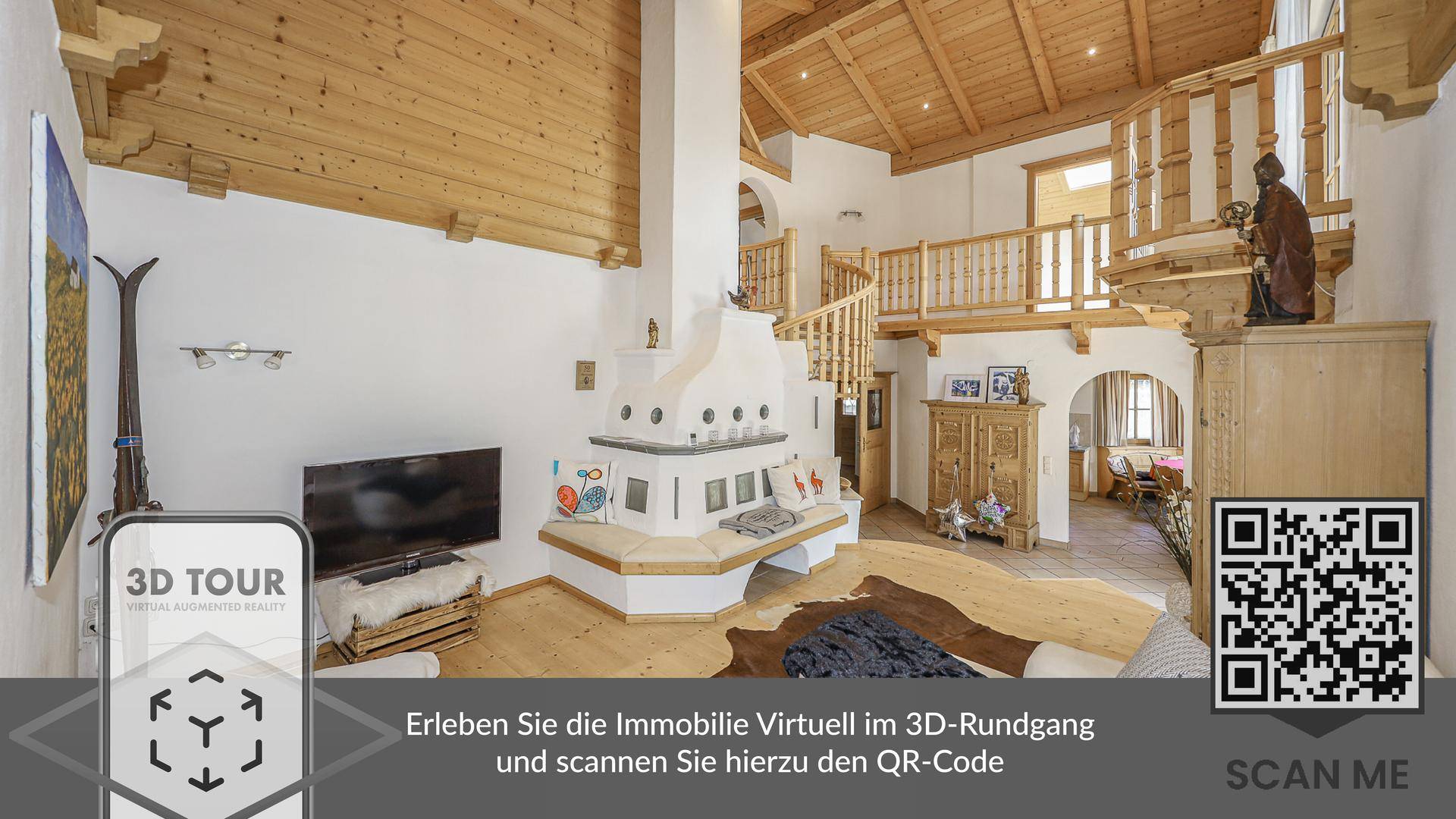 Geräumiges Wohnzimmer im alpinen Stil mit traditionellem Kachelofen, hohen Holzdecken und einer Holztreppe zur Galerie.