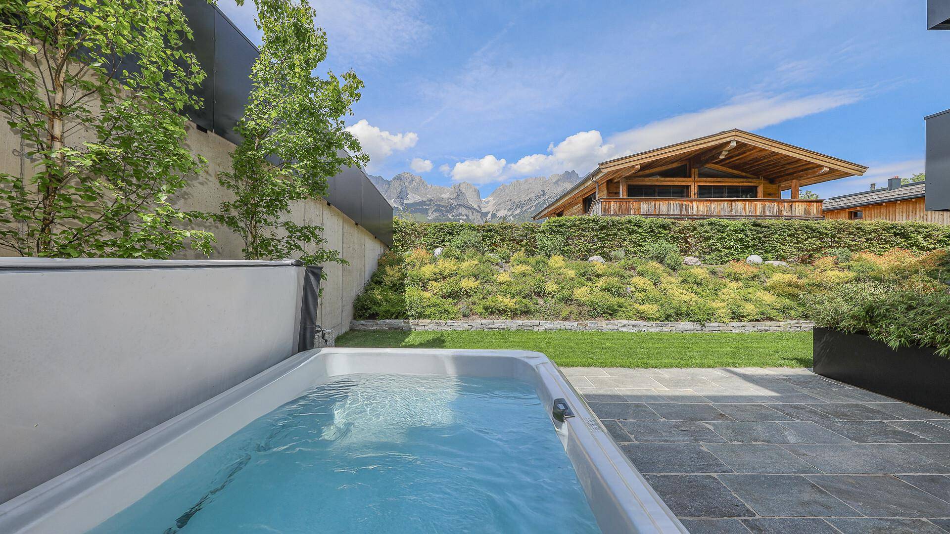KITZIMMO-Exklusive Luxusvilla mit Kaiserblick in Toplage - Immobilien Going.