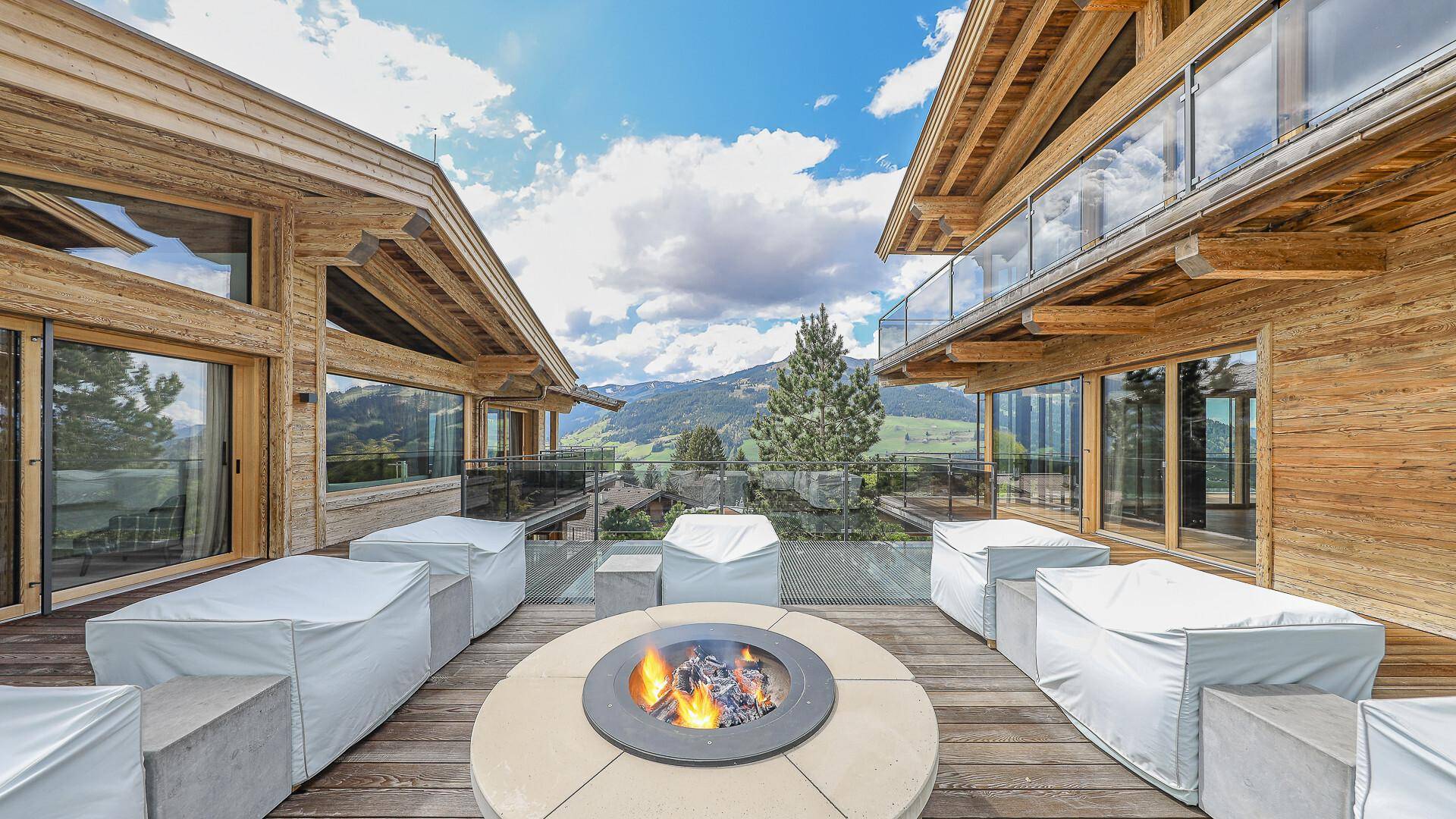 KITZIMMO-Luxusvilla in prominenter Toplage kaufen - Immobilien Aurach bei Kitzbühel.