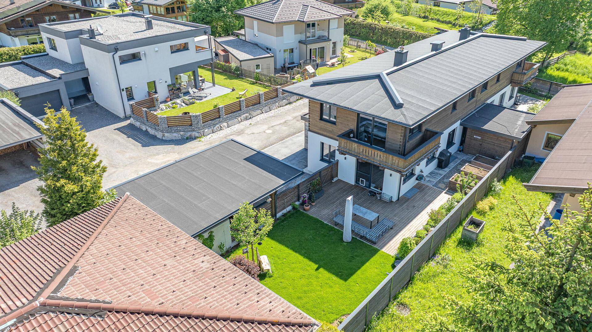 KITZIMMO-Exklusive Haushälfte in Ruhelage mit Bergblick kaufen - Immobilien Waidring.