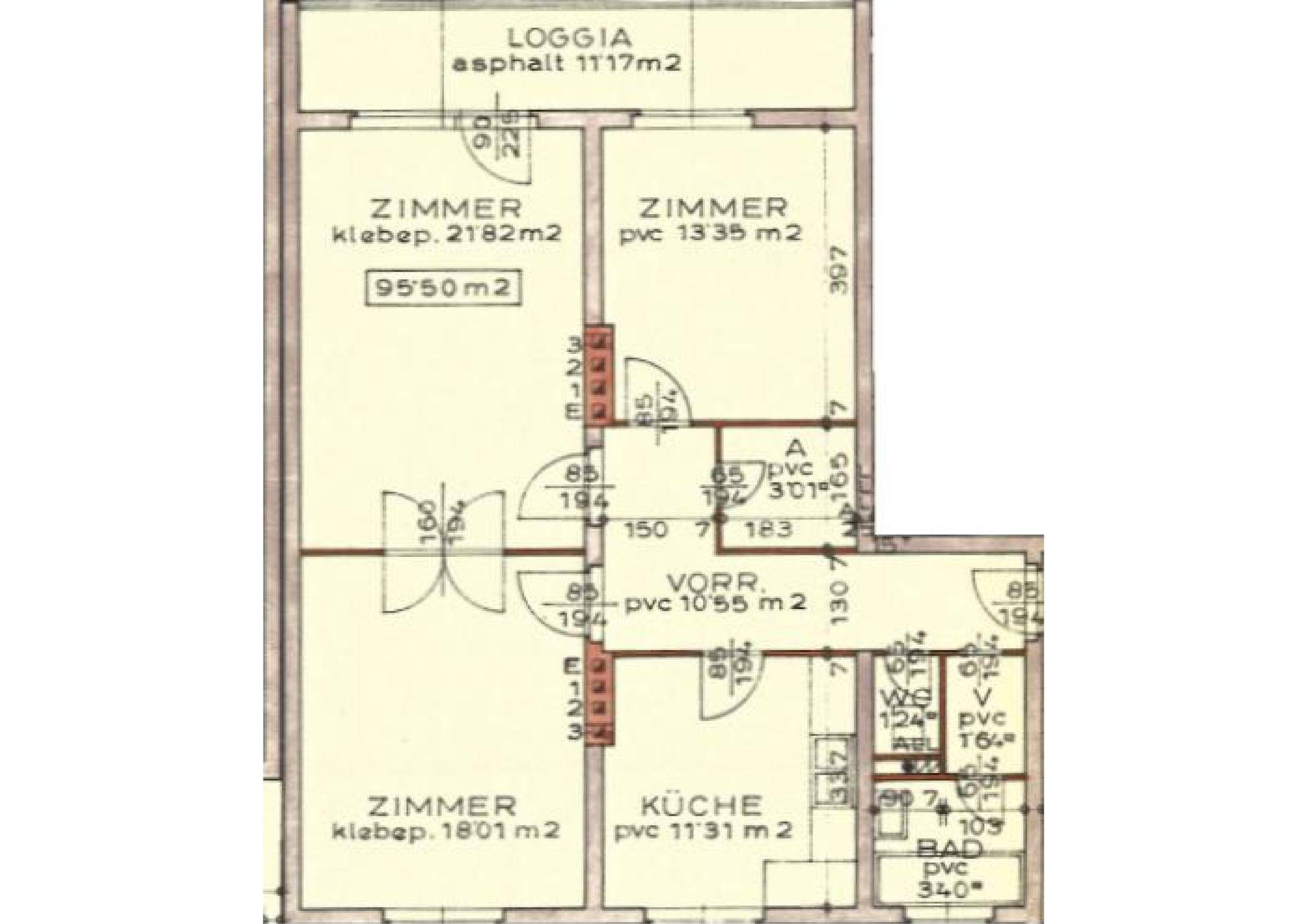 Grundriss einer Wohnung mit drei Zimmern, Küche, Bad, separatem WC und Loggia.