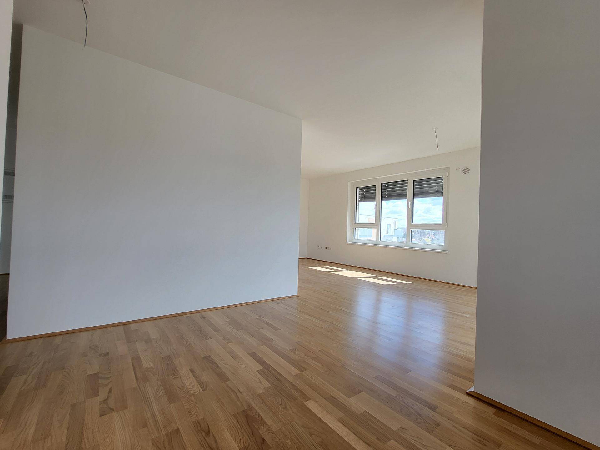 Blick vom Küchenbereich ins Wohnzimmer