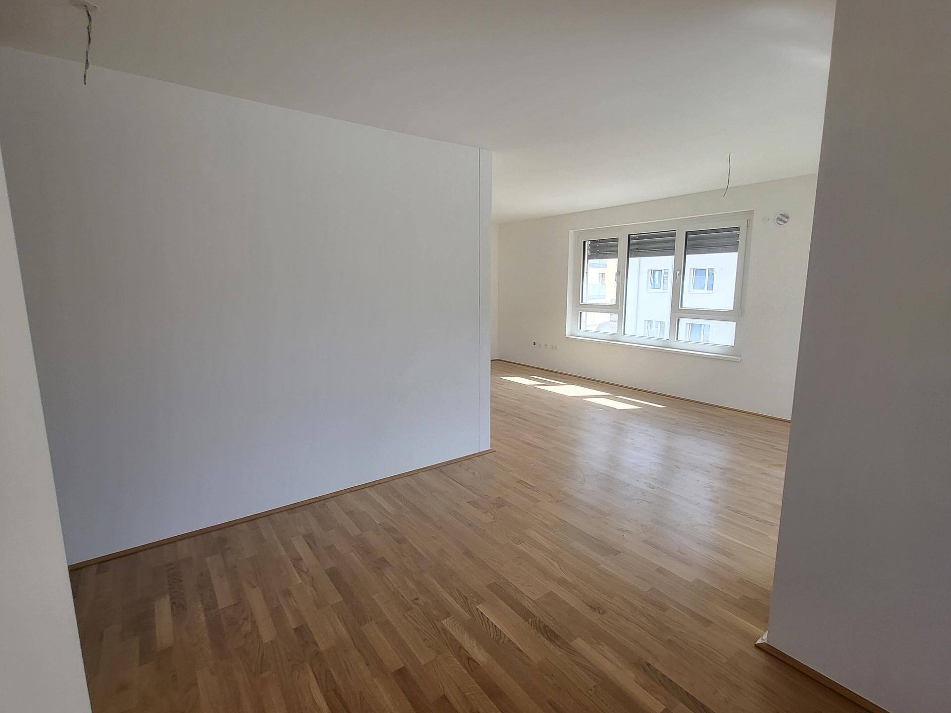 Blick aus Küchenbereich ins Wohnzimmer Top 5