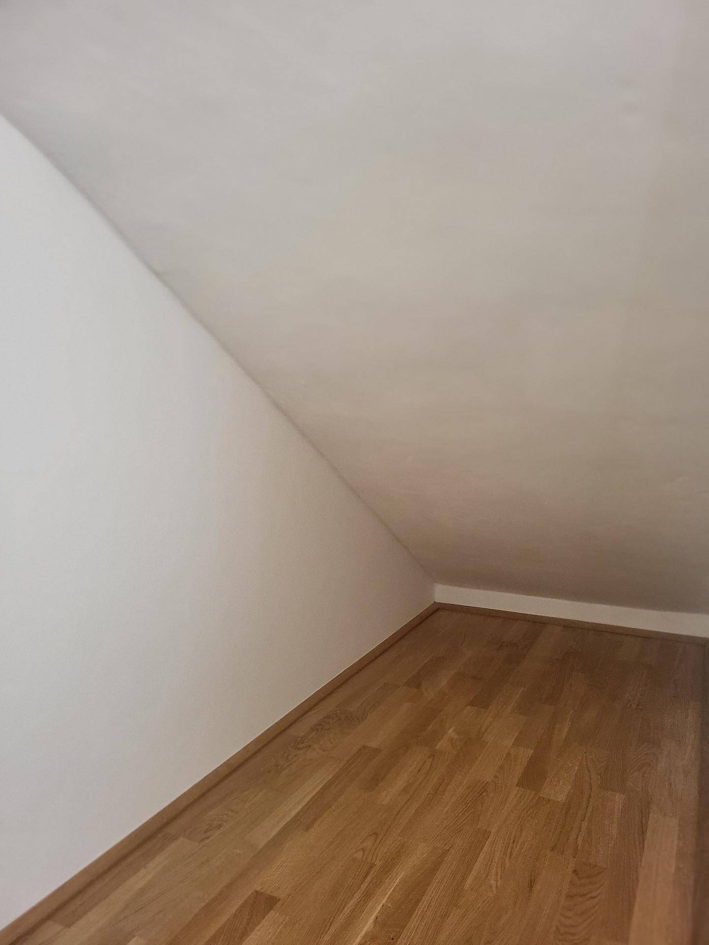 Abstellraum unter Treppe