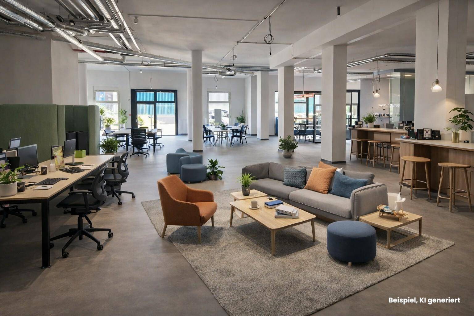 Großzügiger offener Bürobereich mit Lounge-Zone, Arbeitsplätzen und einer modernen Küchenzeile.
