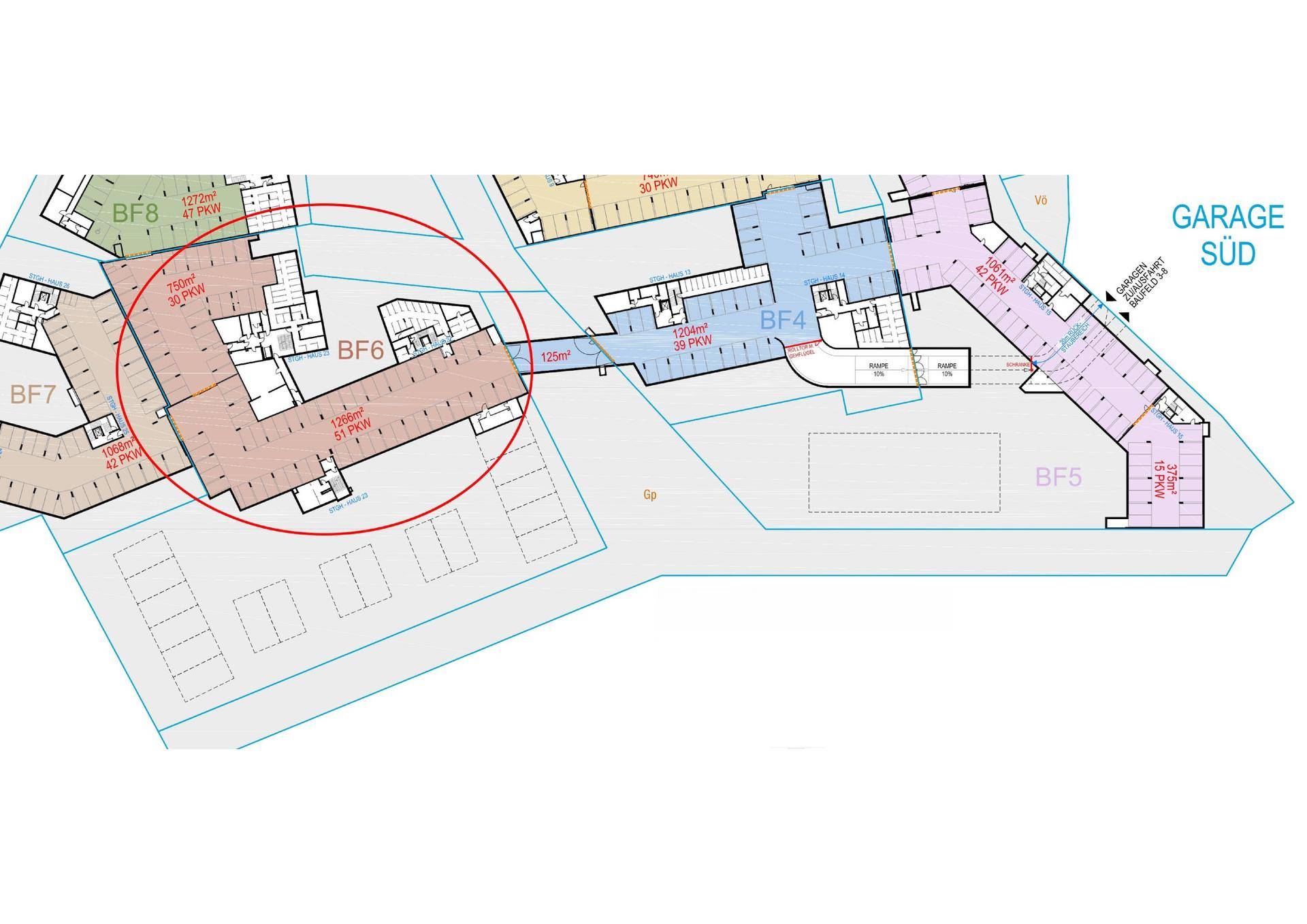Detaillierter Grundrissplan einer Tiefgarage mit verschiedenen Sektionen und Parkplätzen.