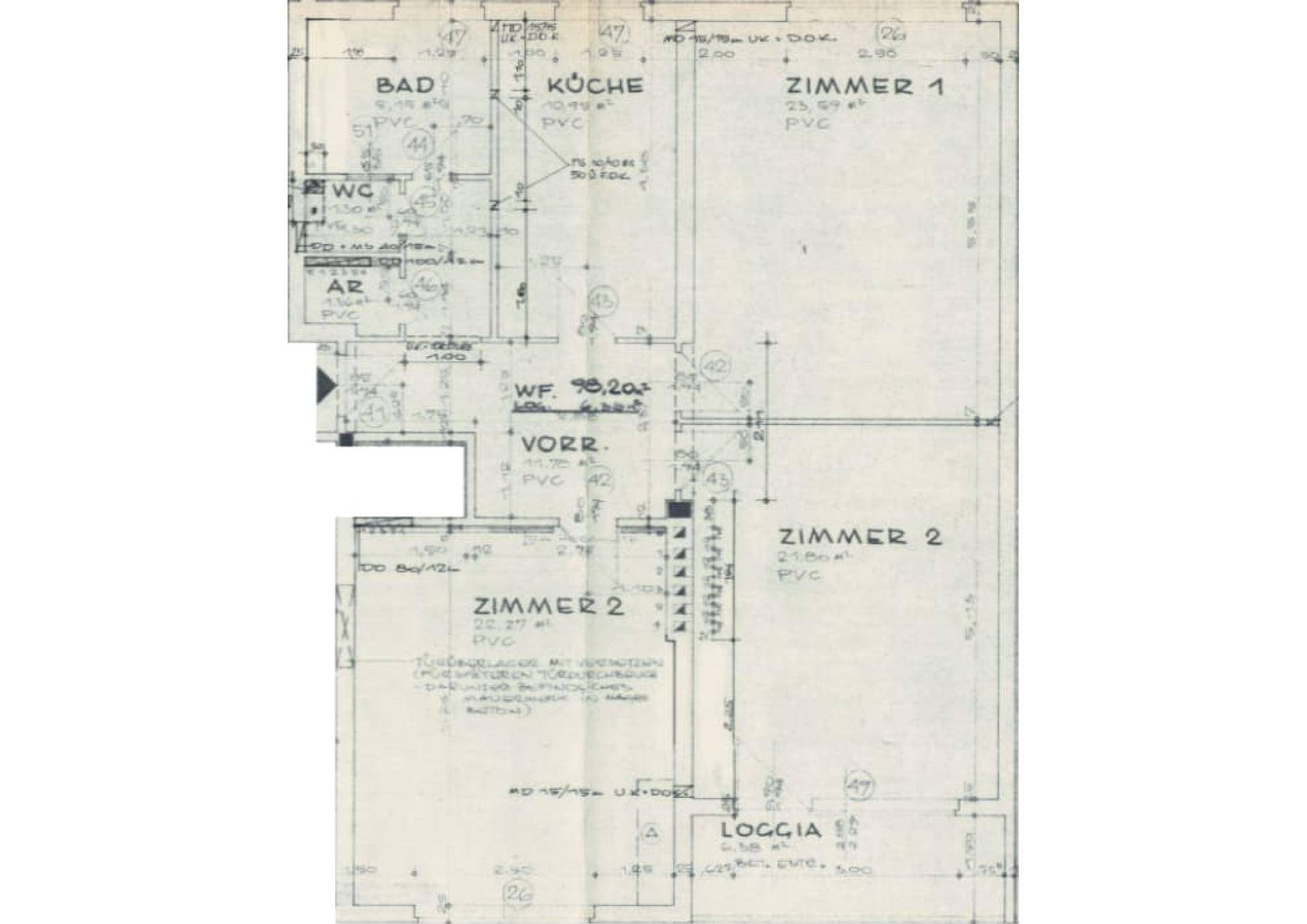 Detaillierter Grundriss mit Aufteilung in Bad, WC, Küche, Zimmer und Loggia.