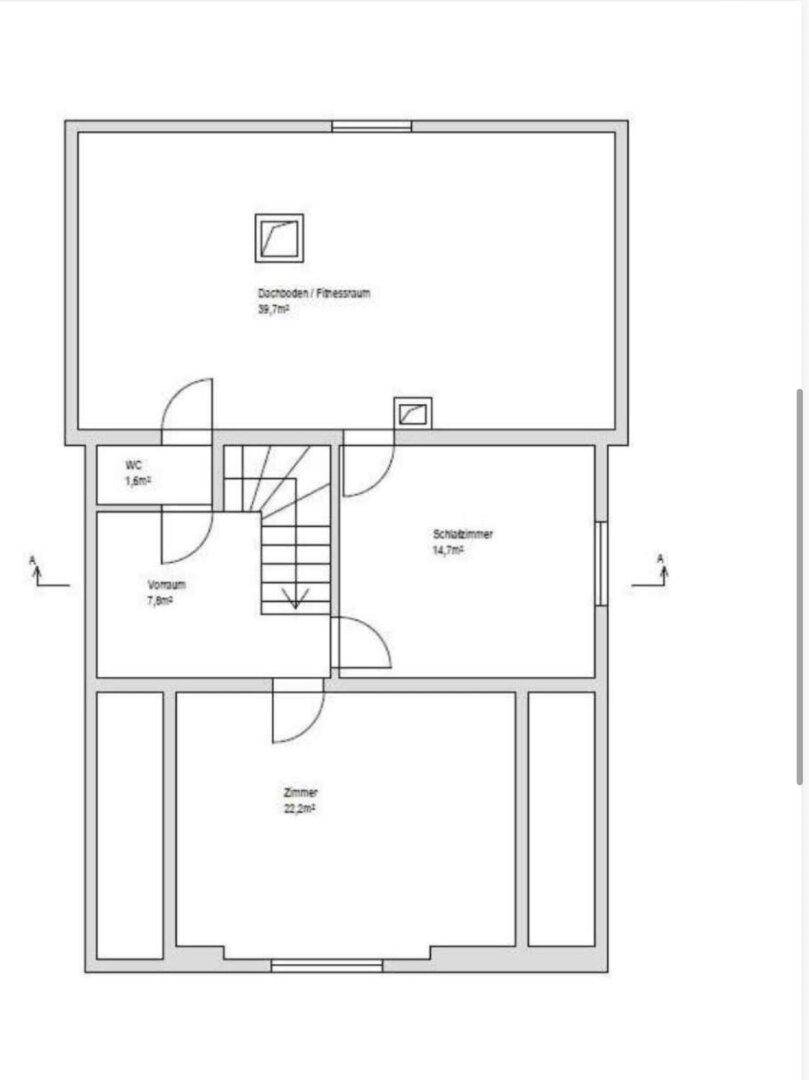Grundriss des Obergeschosses mit Schlafzimmer, WC und einem großen Fitnessraum.