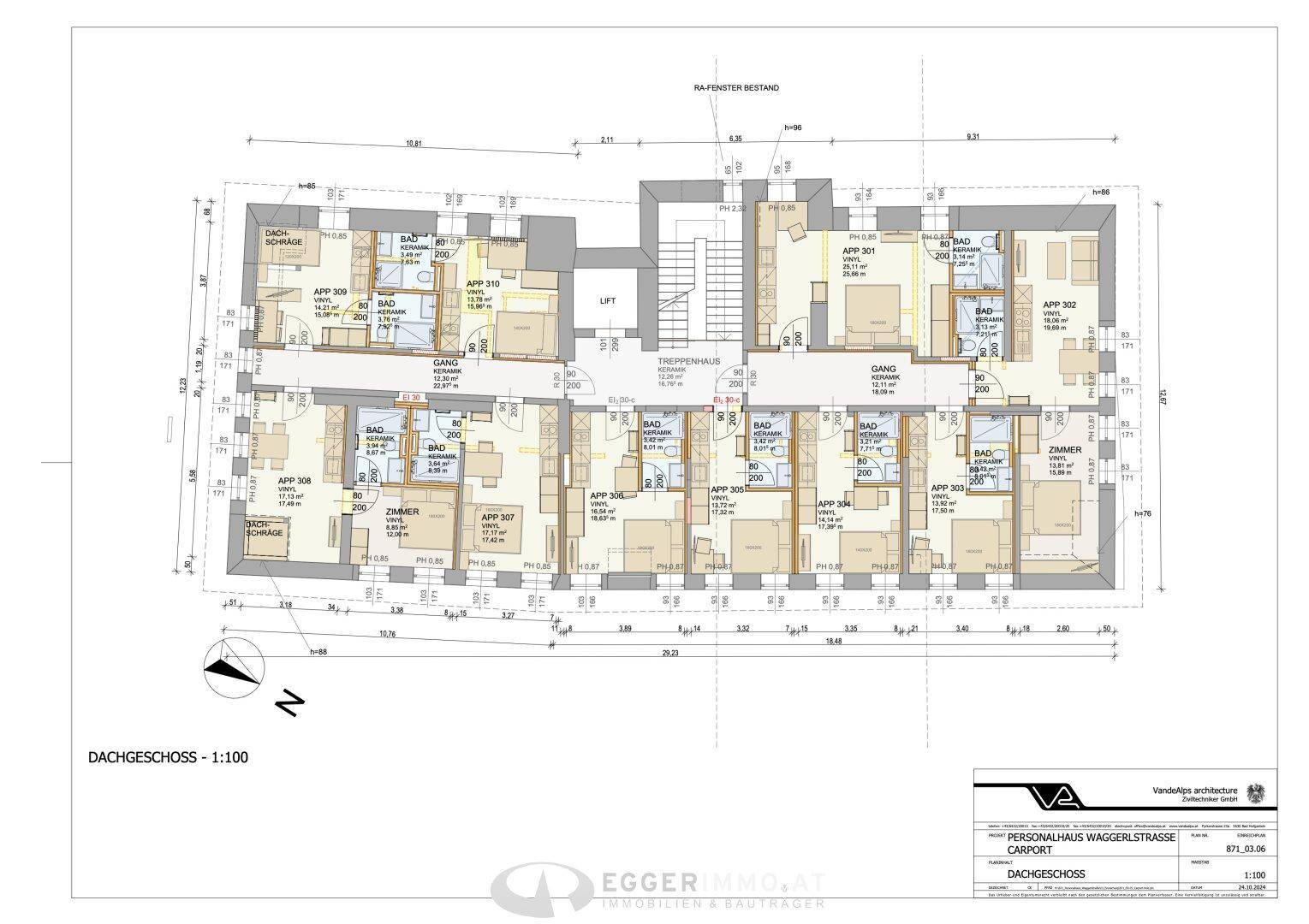 Grundriss des Dachgeschosses mit Apartments, Bädern, Schlafzimmern und Dachschrägen.