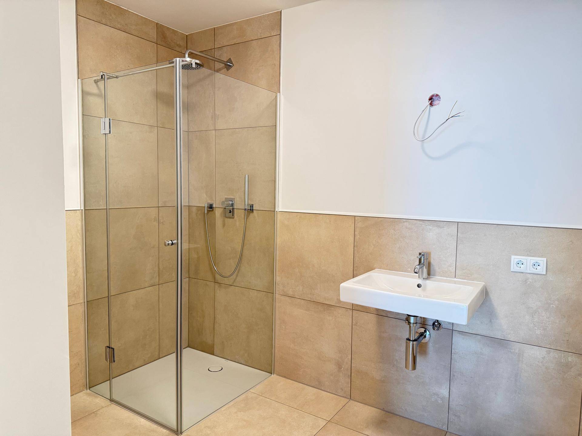 modernes Badezimmer