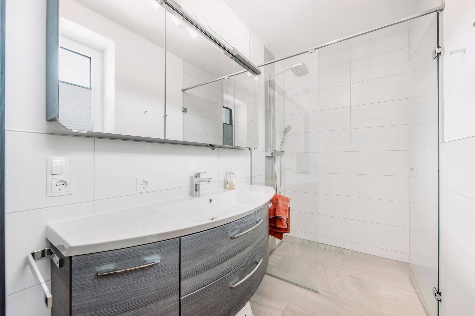 Kinderbadezimmer OG