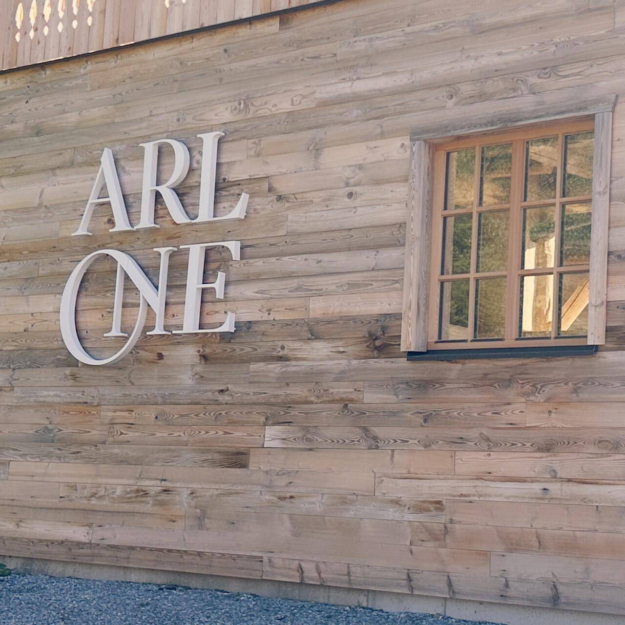 Arl One-um die Ecke