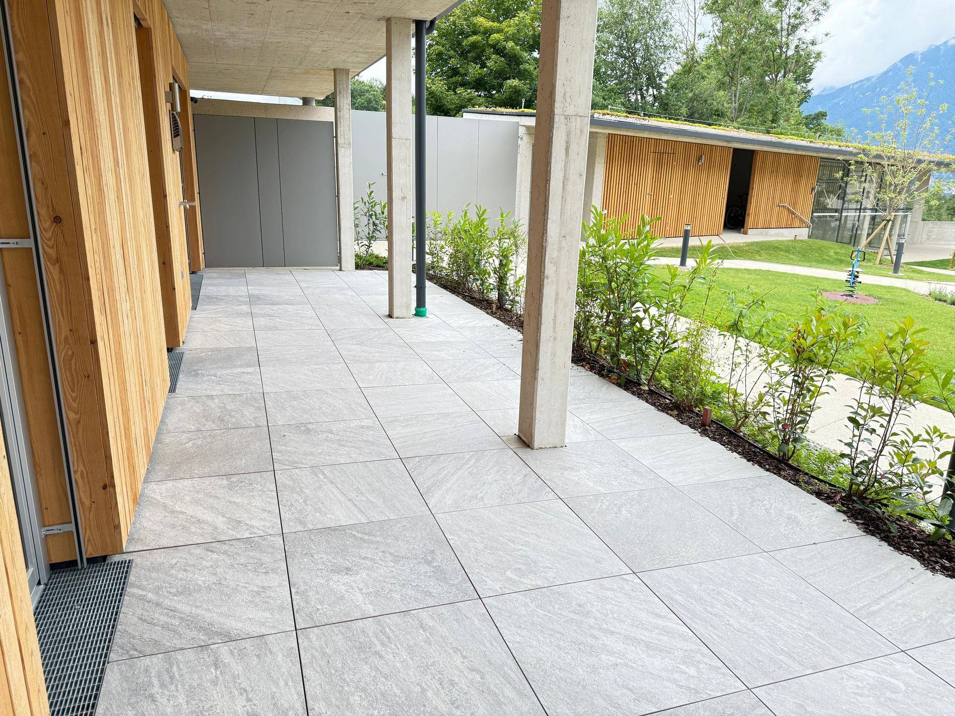 großzügige Terrasse